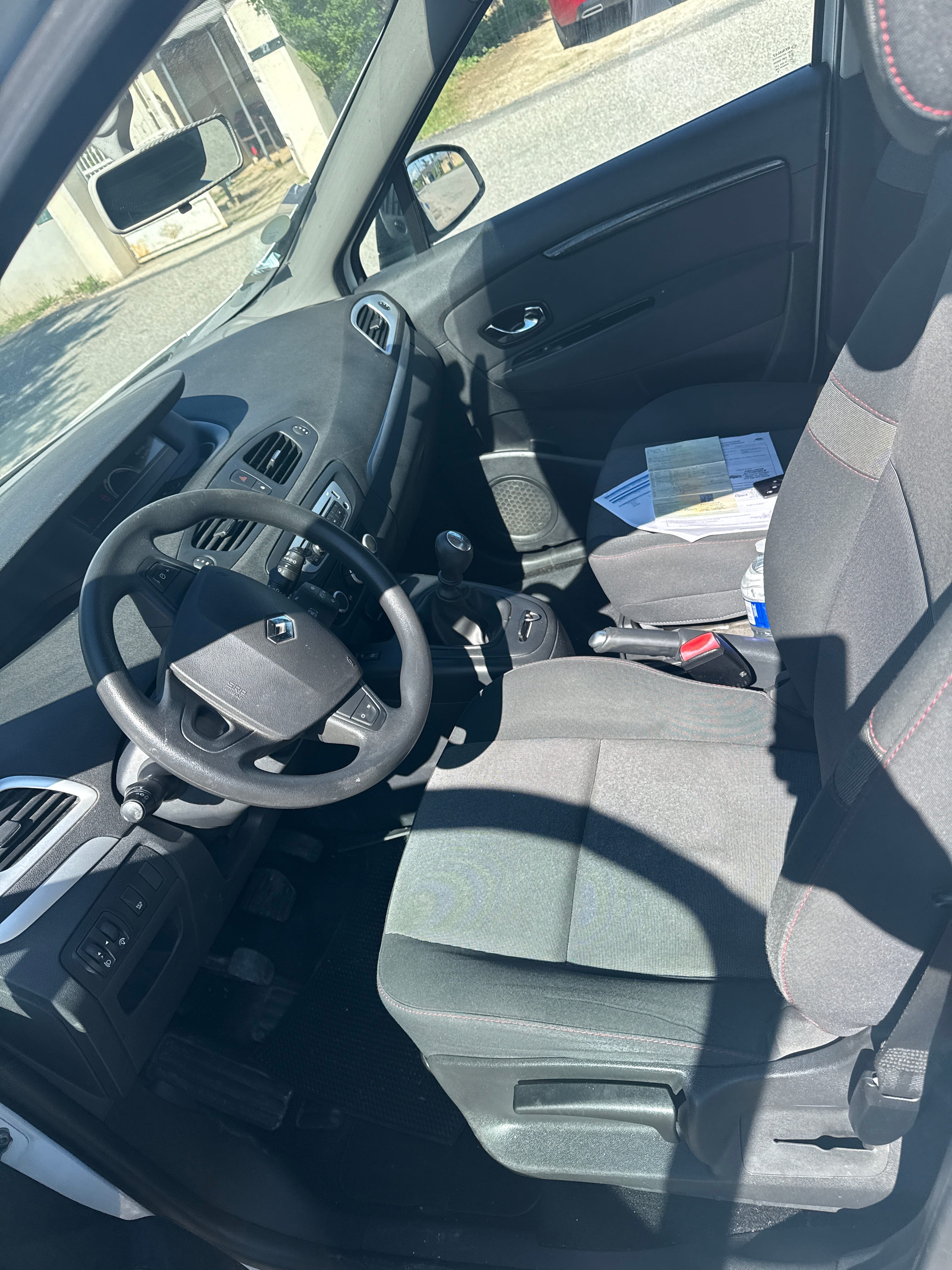Renault Scenic con Silla infantil