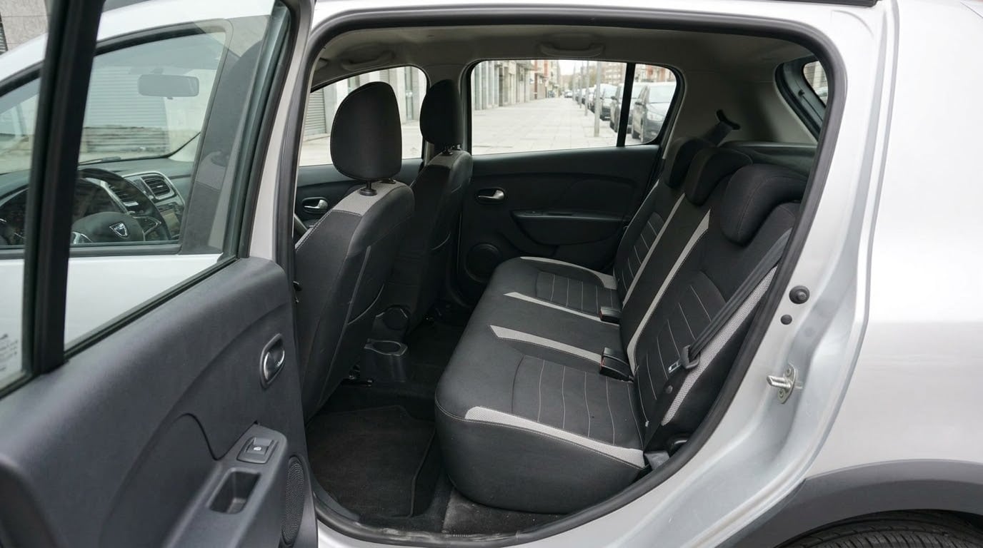 Dacia Sandero Stepway 1.5 dci 90cv con Silla infantil