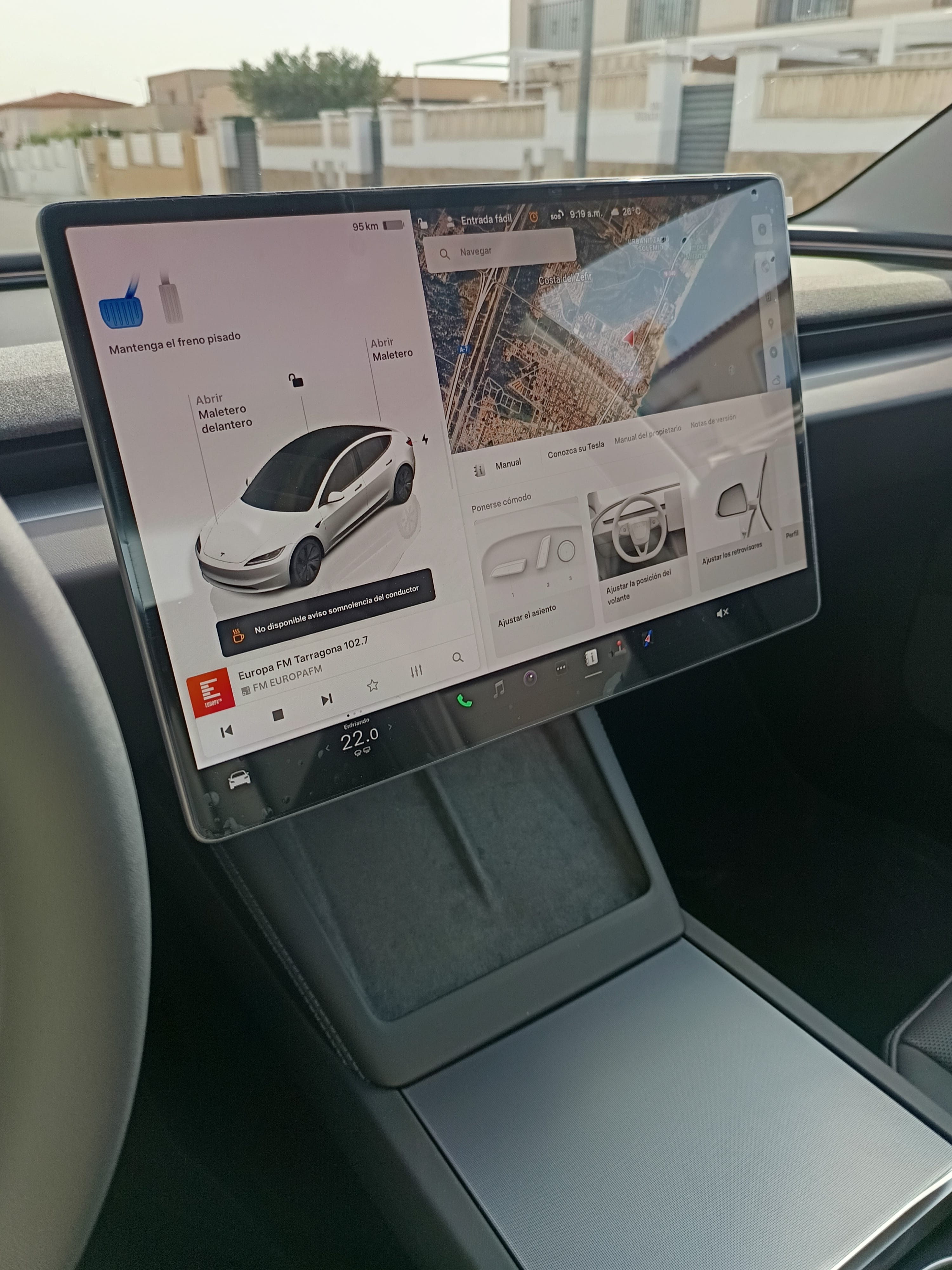 Tesla Model 3 con GPS
