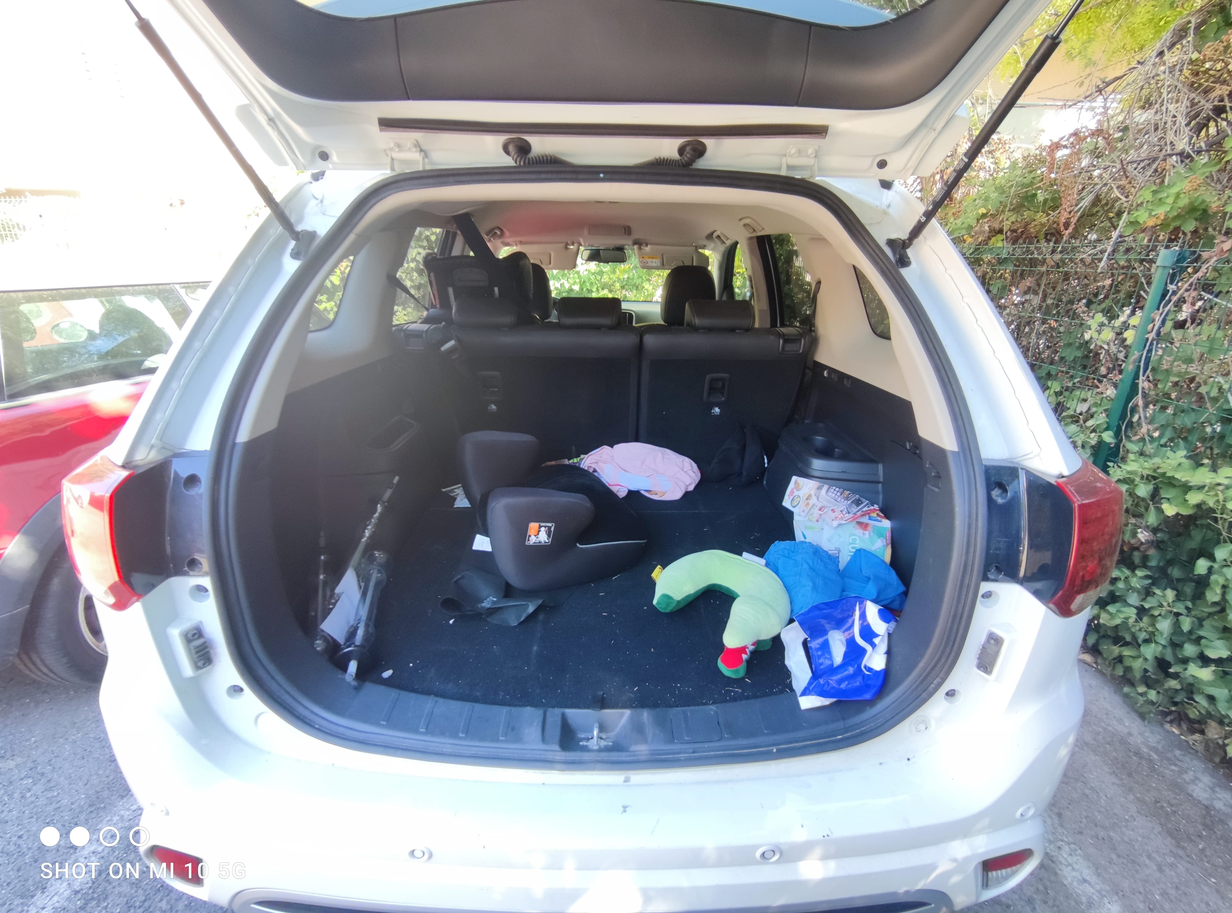 Mitsubishi Outlander Hybride avec Siège bébé