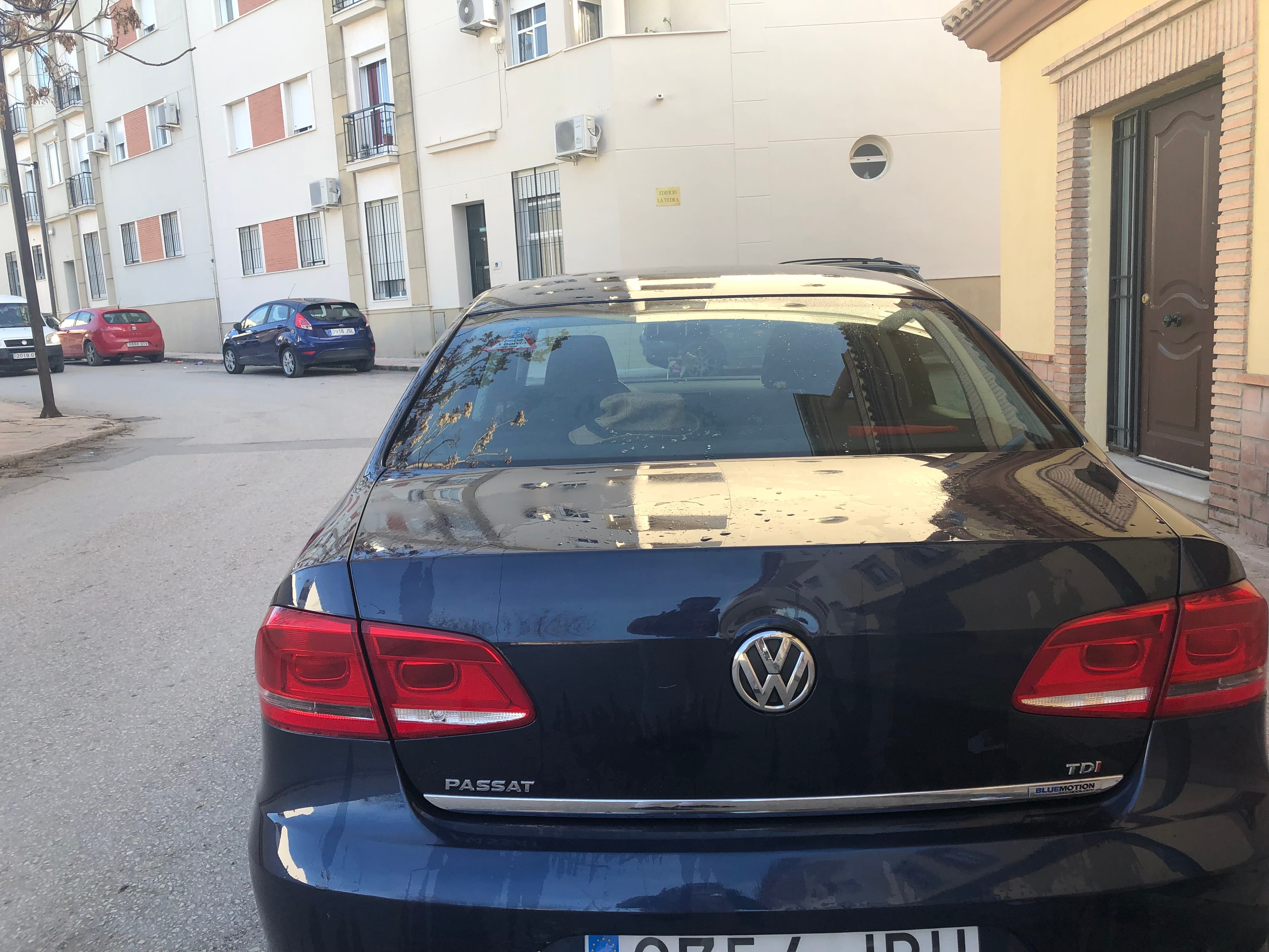 Volkswagen Golf with Baby seat
