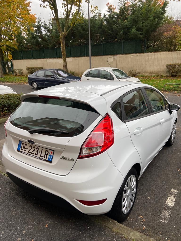 Ford Fiesta avec Climatisation