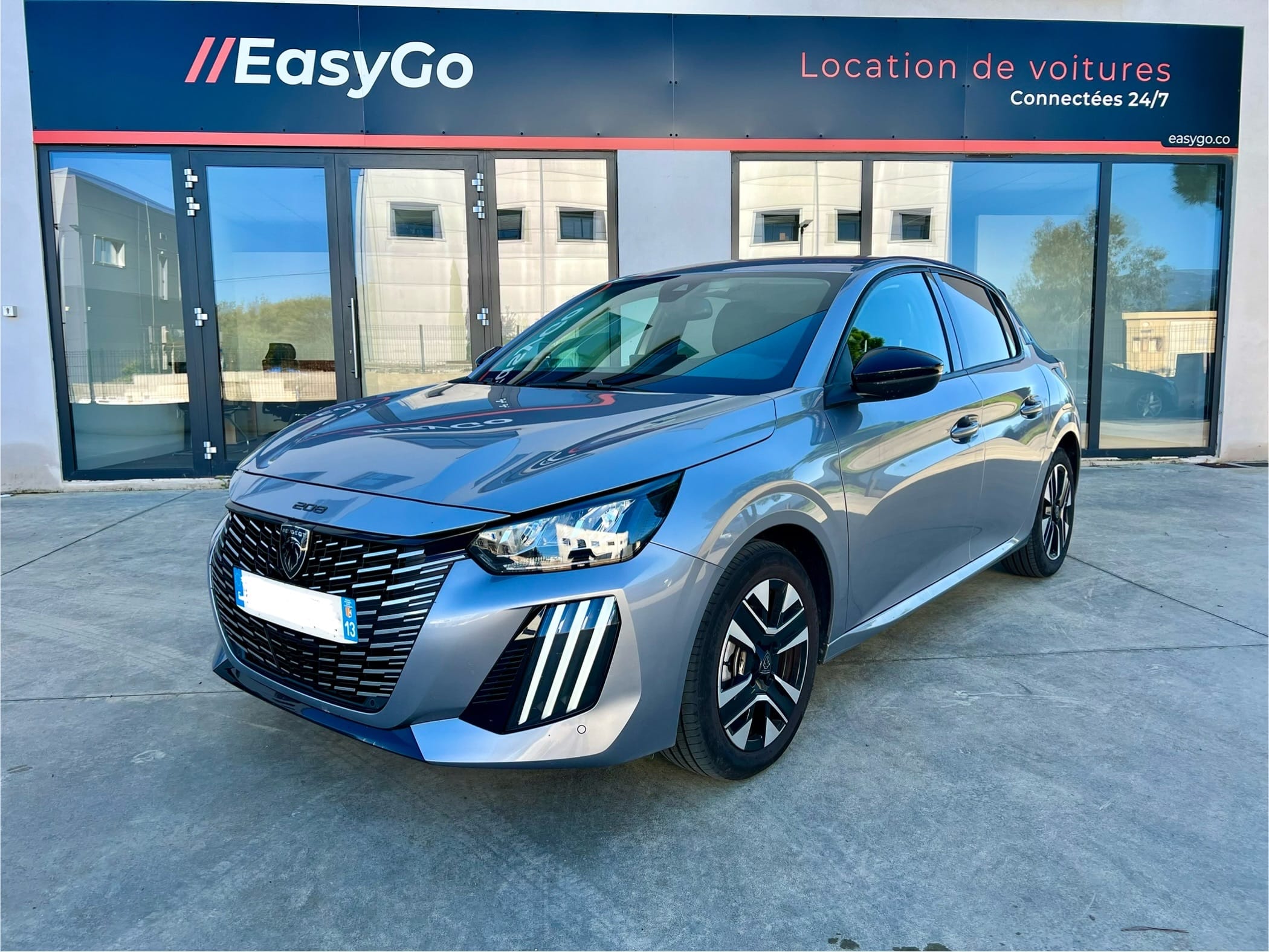 Peugeot 208 #870, 2024, Essence 95 / Électrique (hybride), automatique