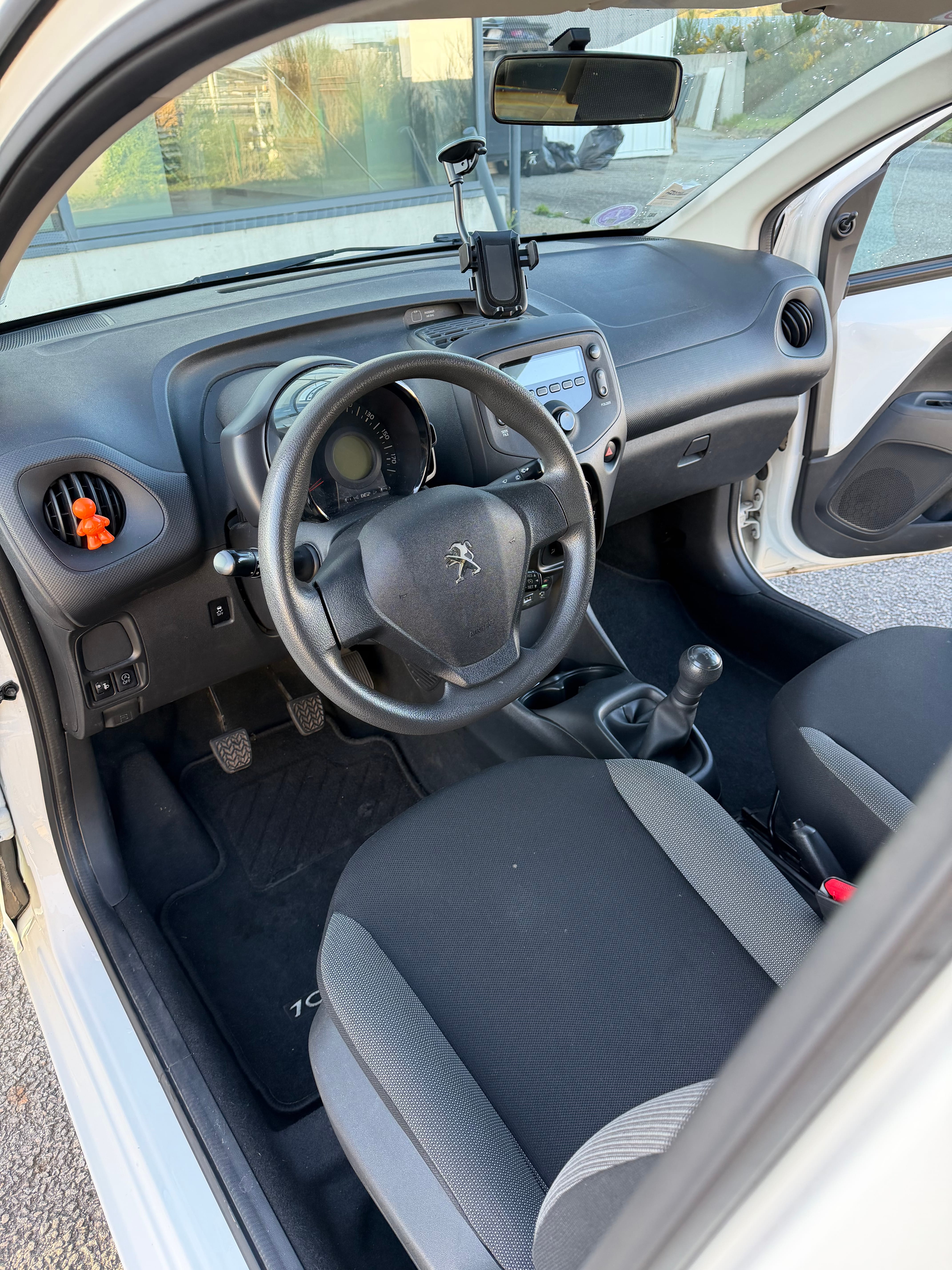 Peugeot 108 avec Entrée audio / iPod