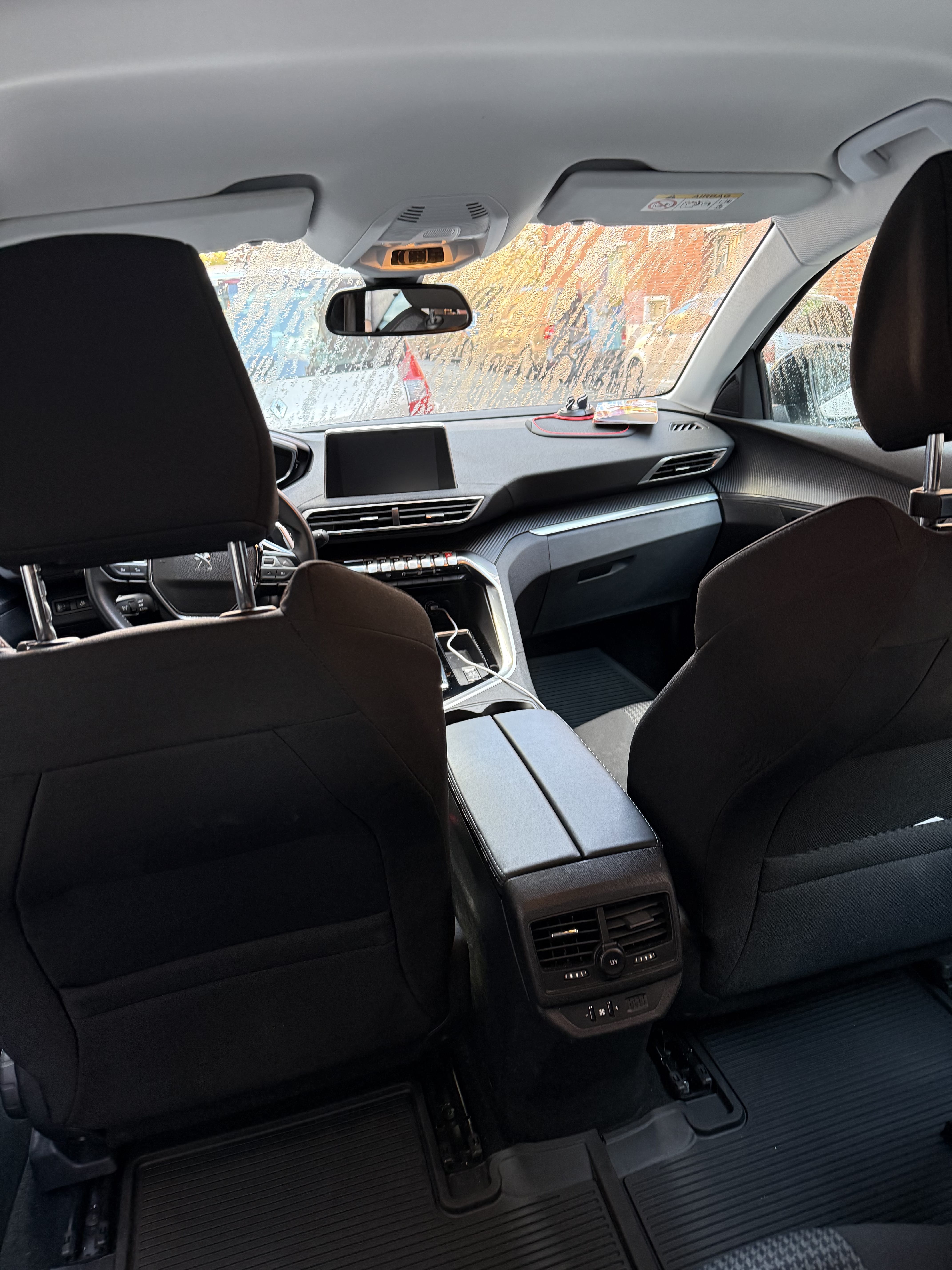 Peugeot 5008 avec Siège bébé