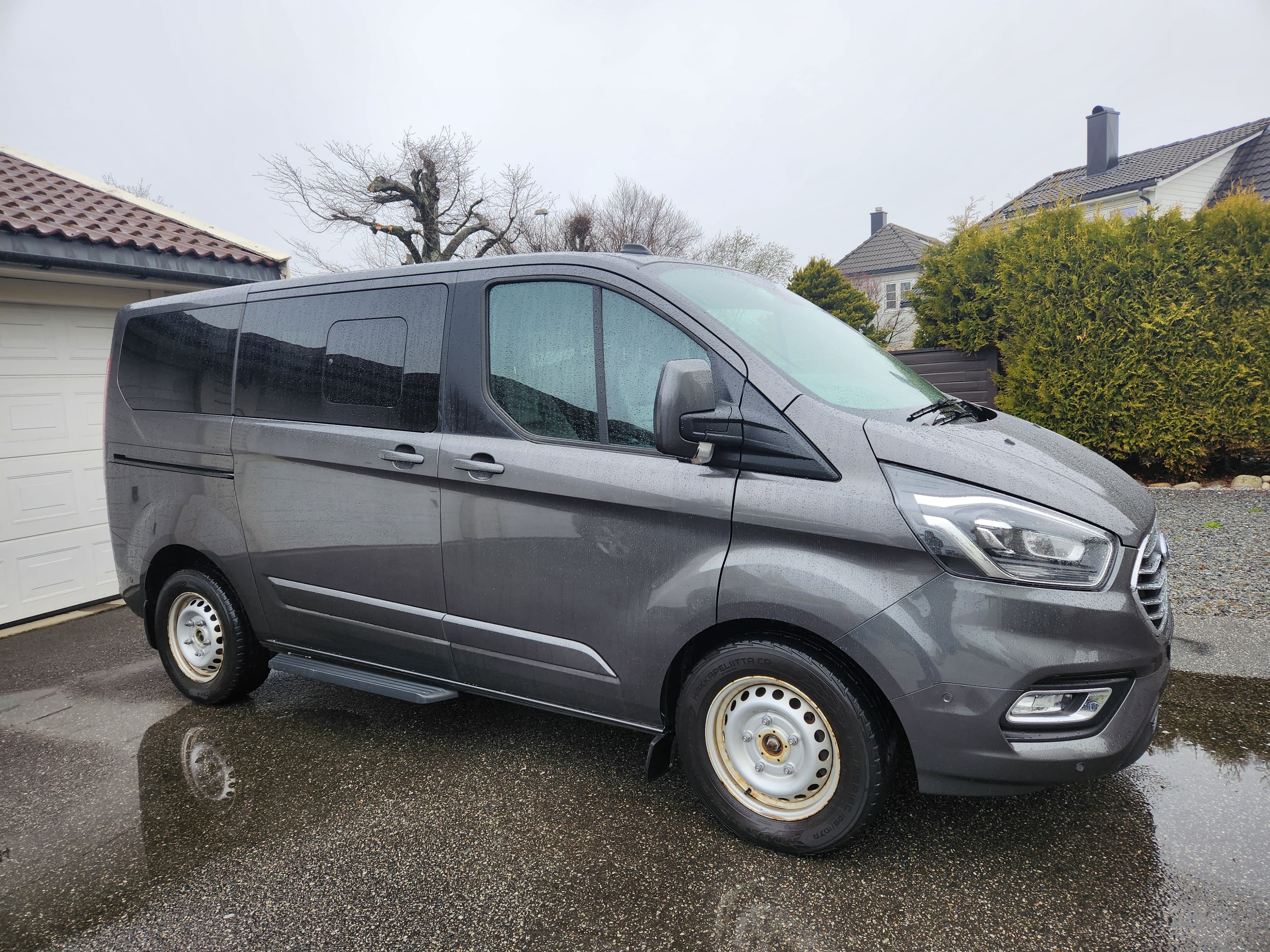 Ford Tourneo Custom, 2021, Blyfri 95 / Electric (hybrid), automatic, 8 seats