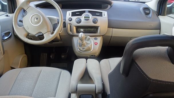 Renault Scénic avec Siège bébé