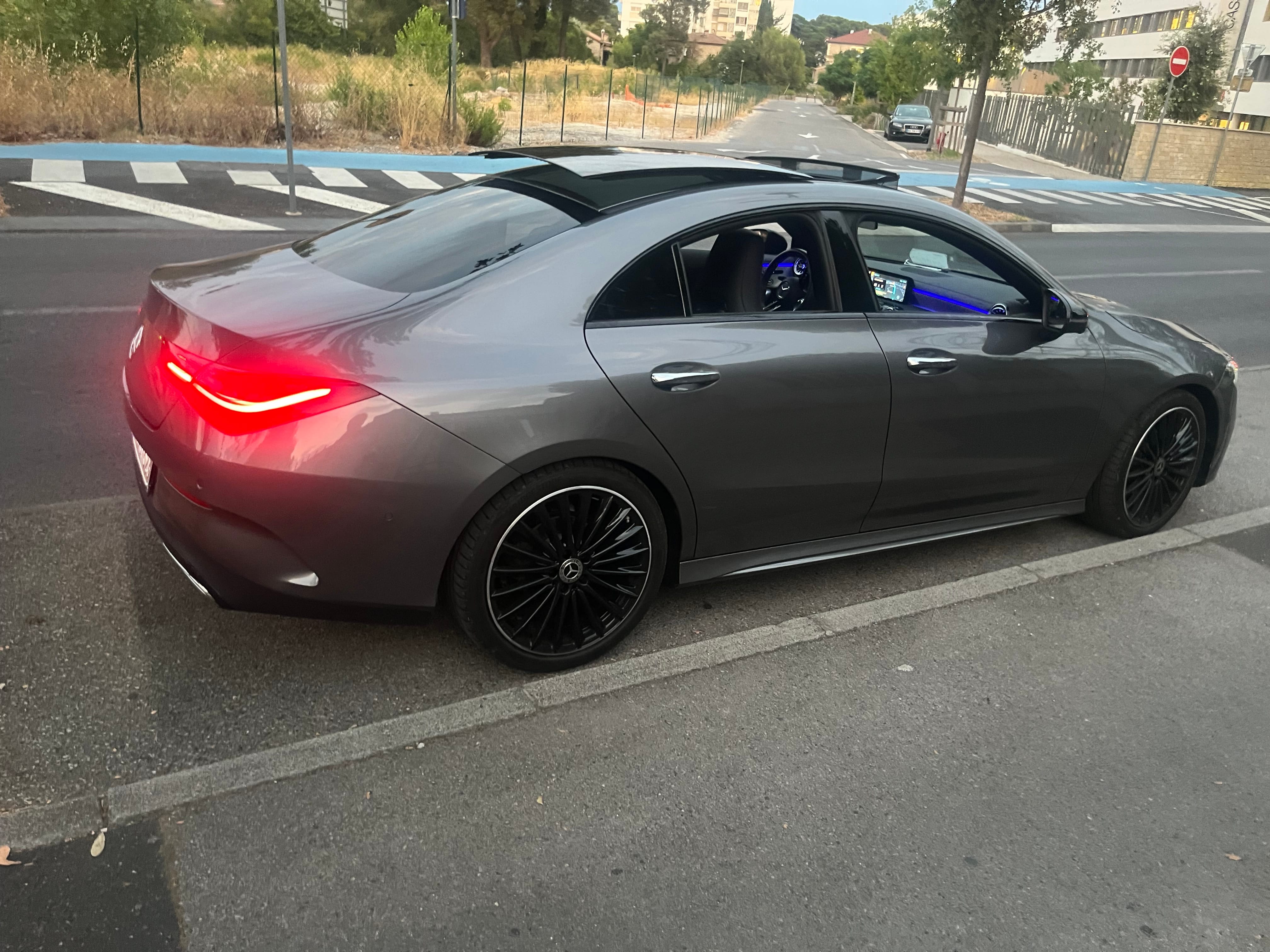 Mercedes-Benz CLA 180 avec GPS