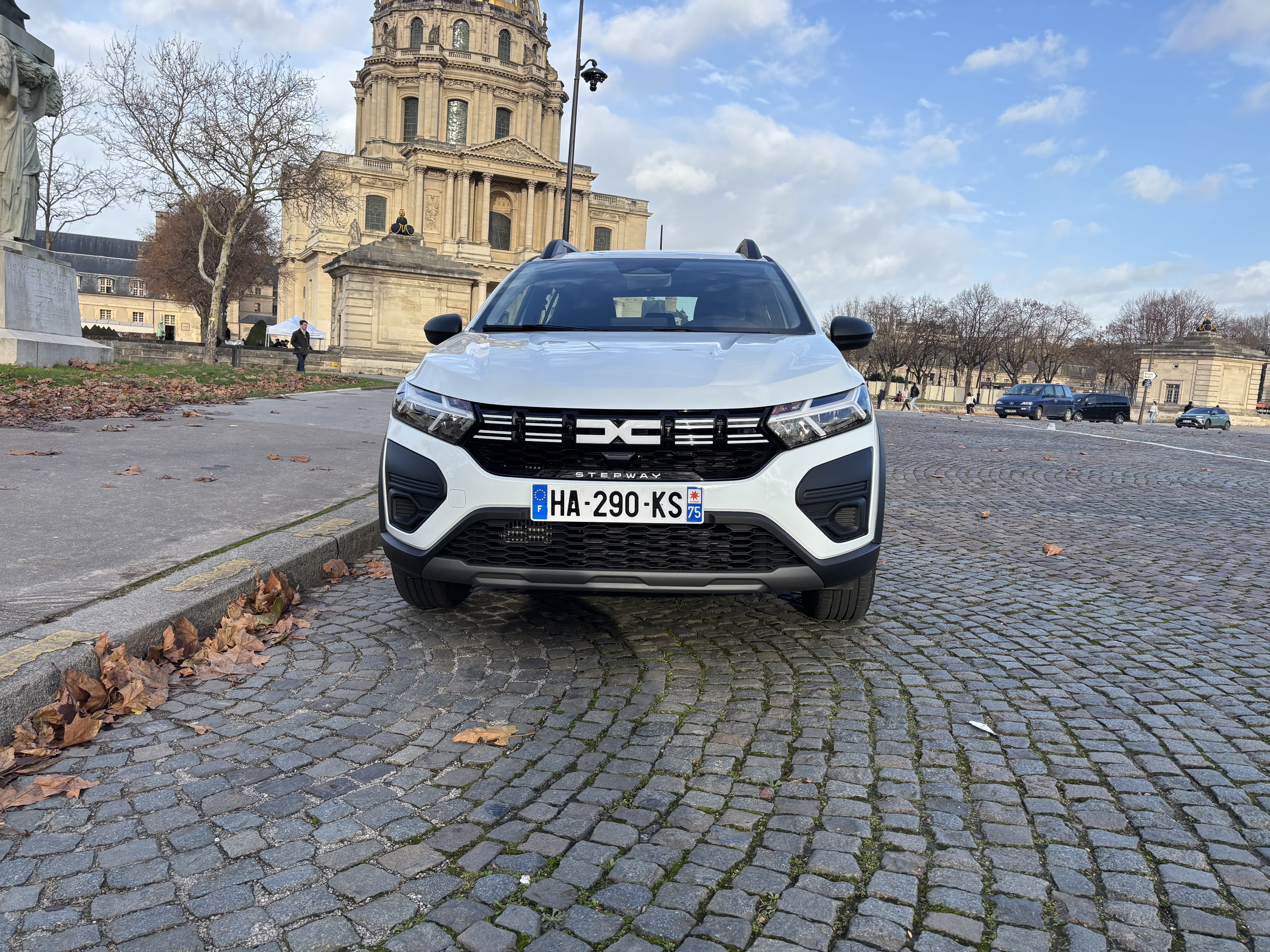 Dacia Sandero Stepway  90 cv / métro ligne 2 / Bluetooth avec Climatisation