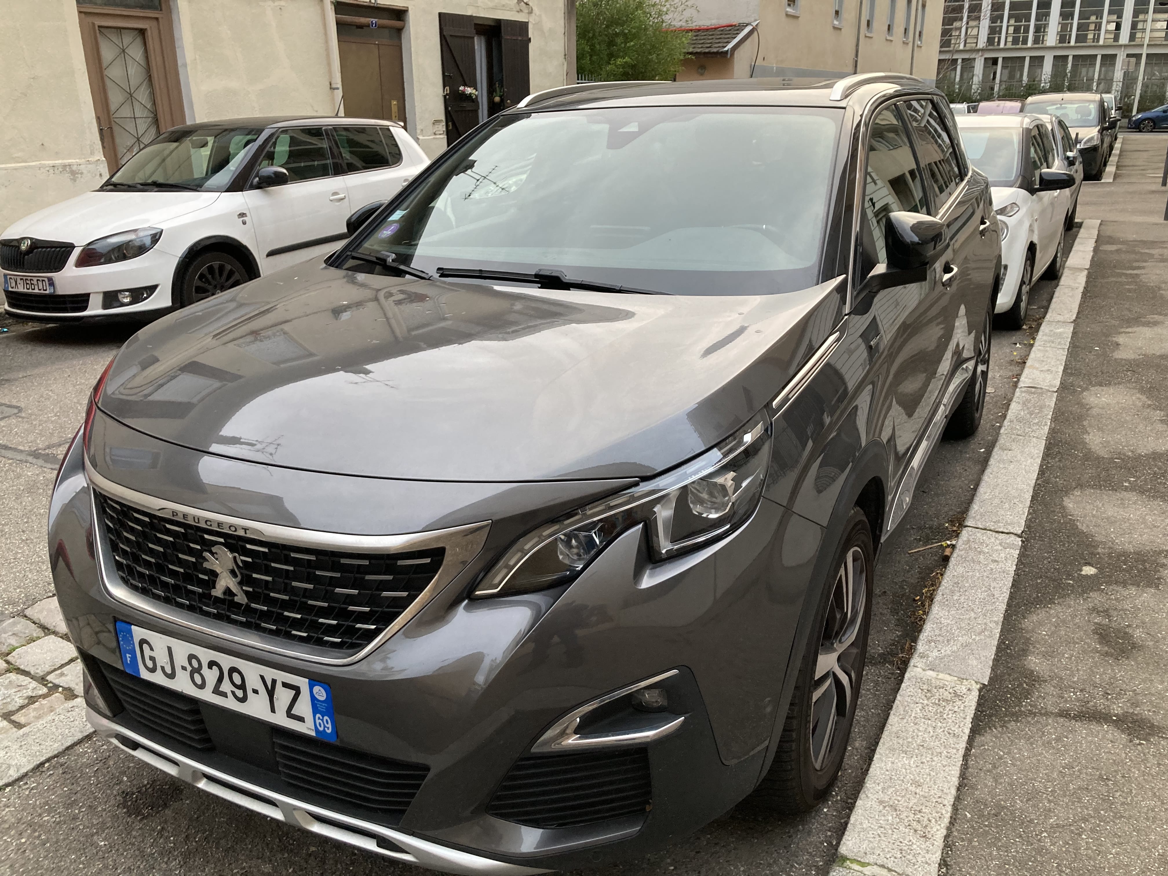 Peugeot 5008 7 places, 2017, Essence 95, 7 places