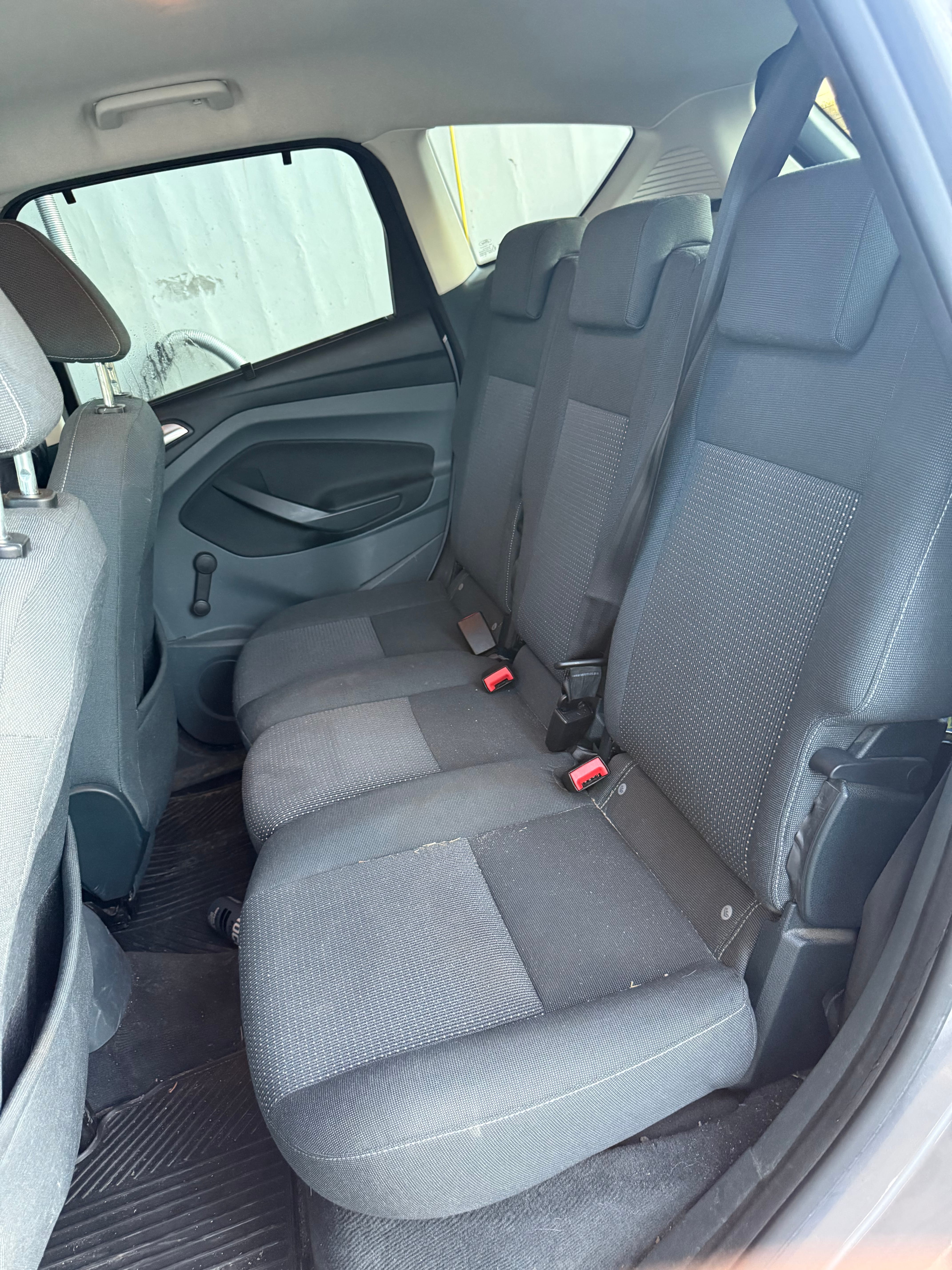 Ford C-Max med USB ladeuttak