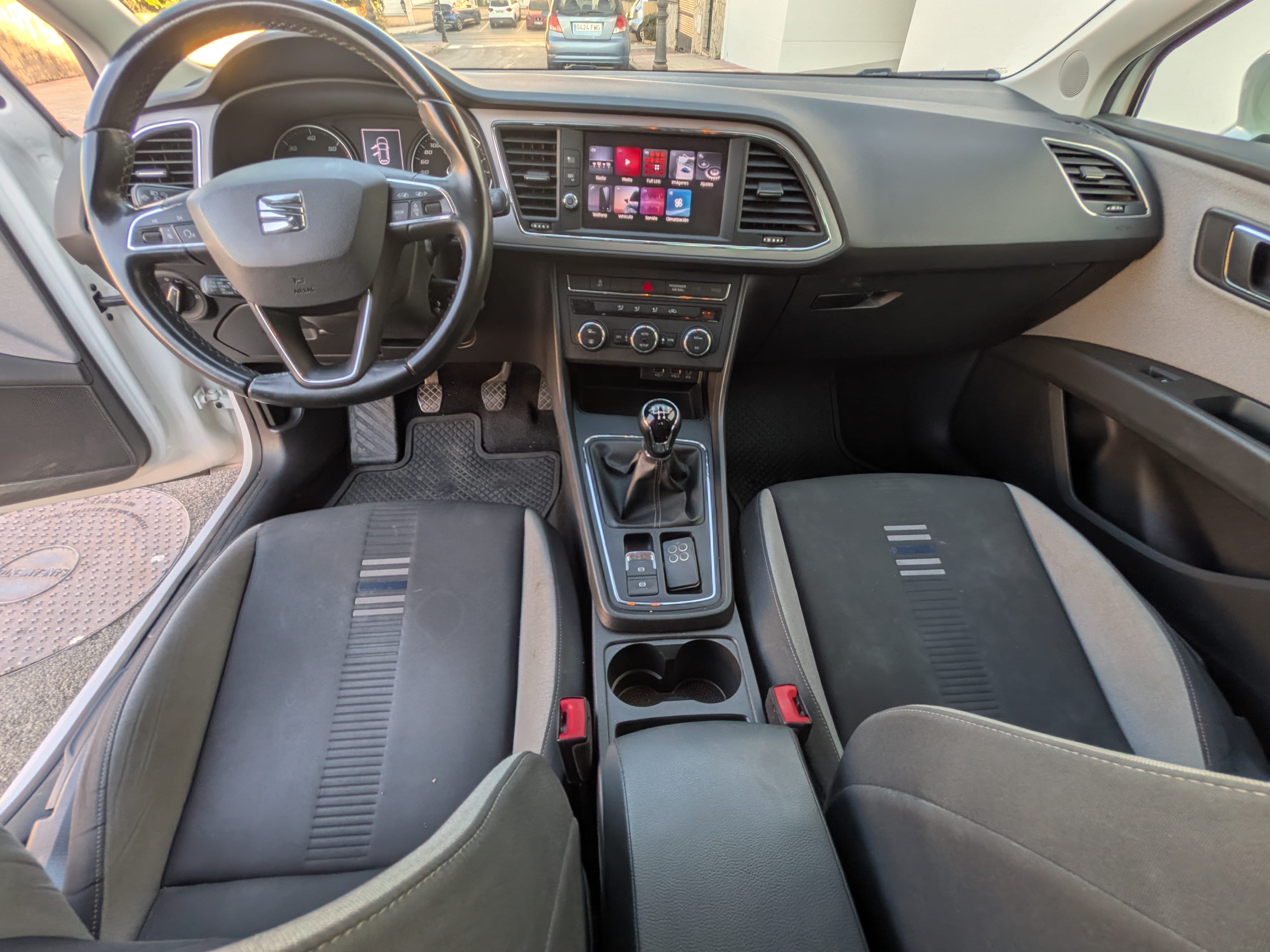 Seat Leon con Silla infantil