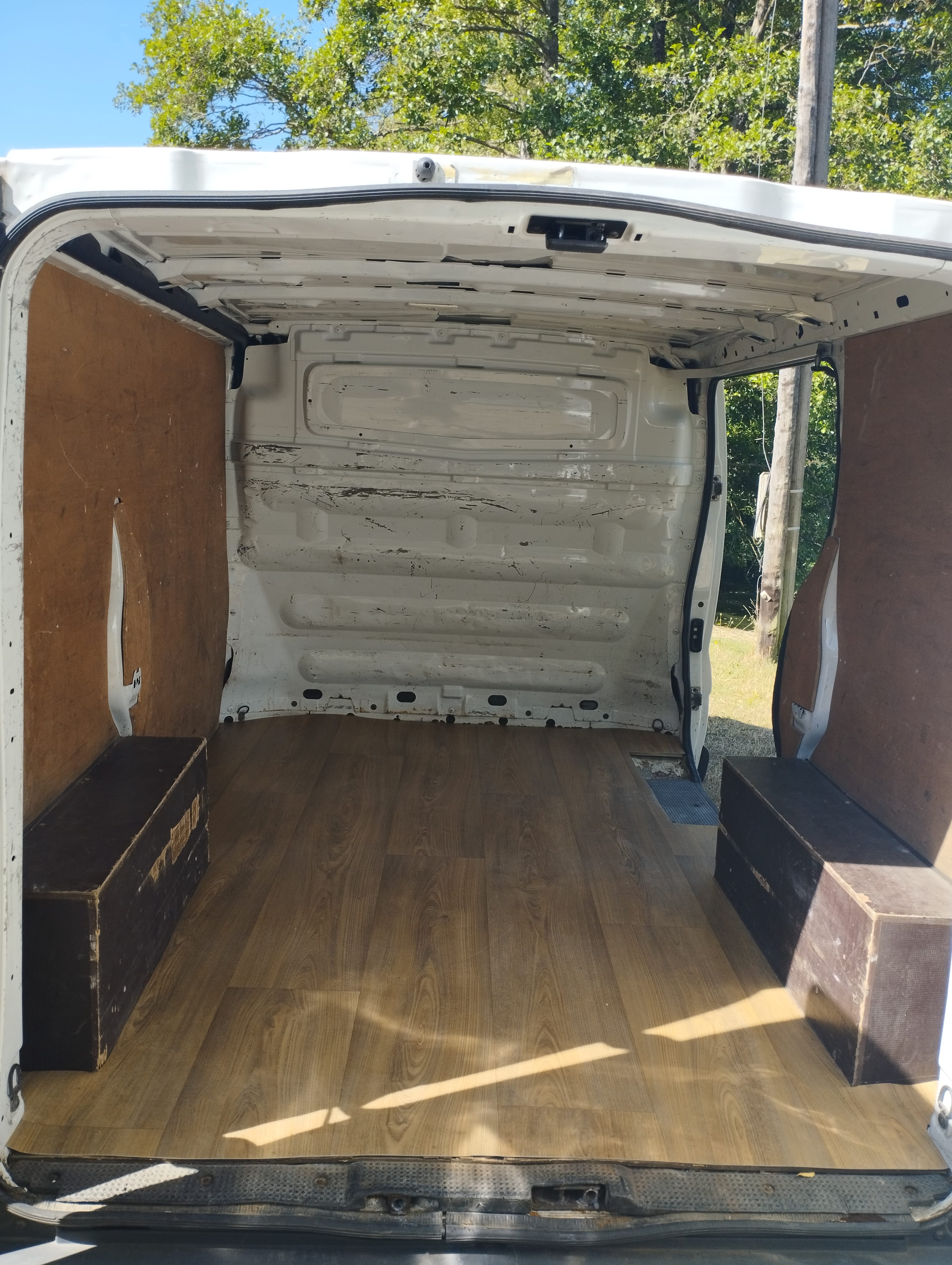 Opel Vivaro avec Entrée audio / iPod