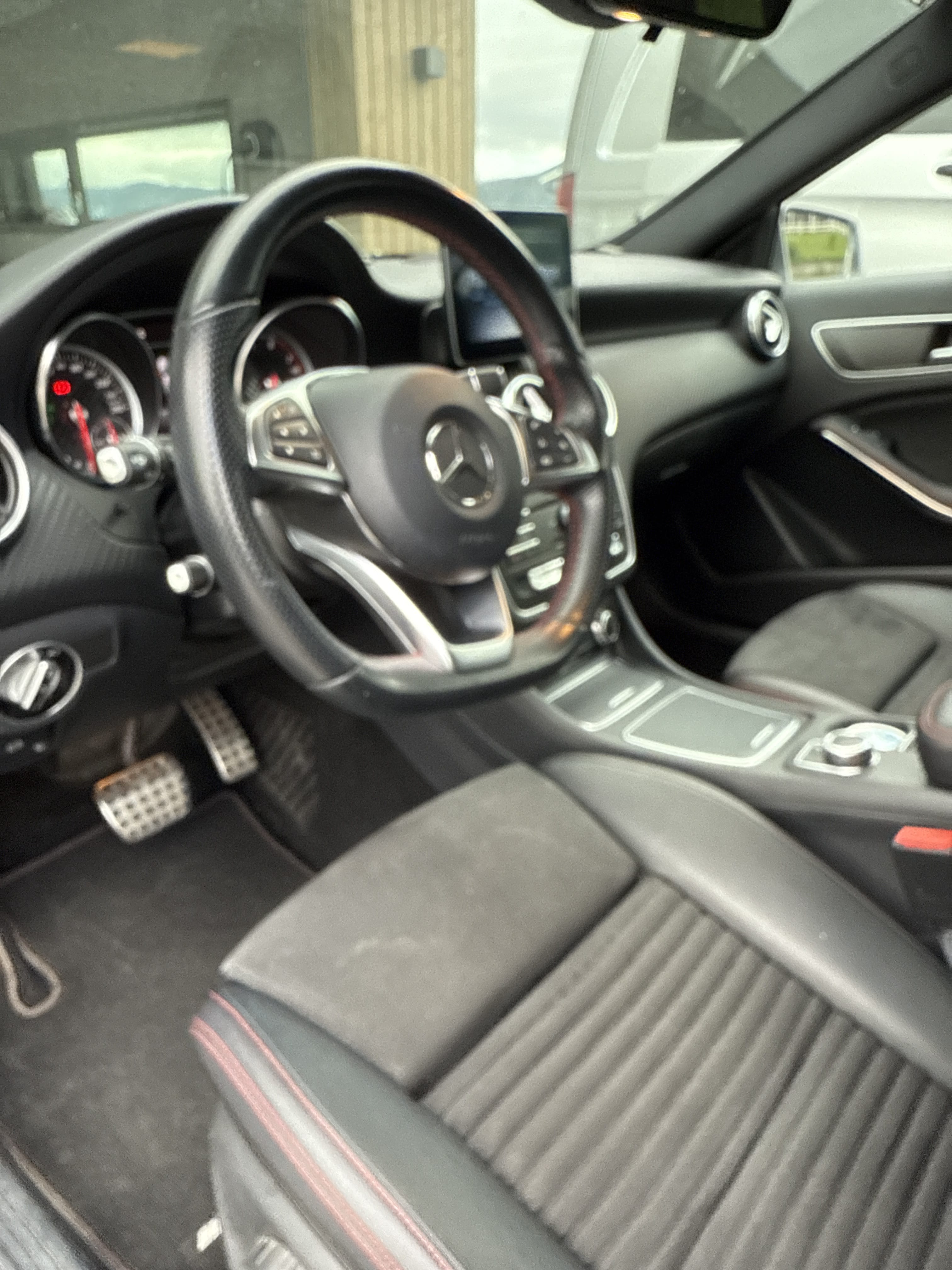 Mercedes-Benz A-Klasse med Apple CarPlay