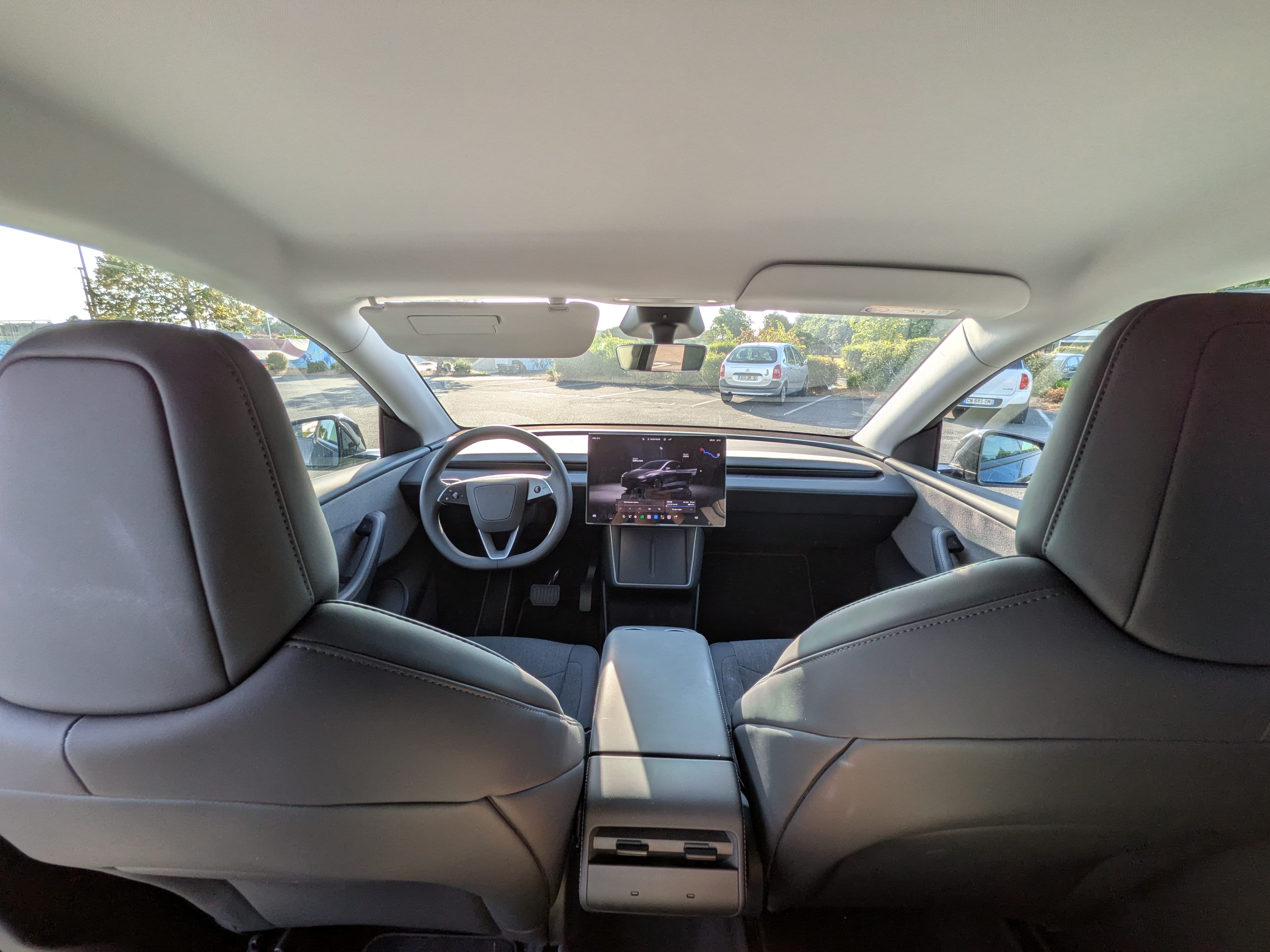 Tesla Model Y avec GPS