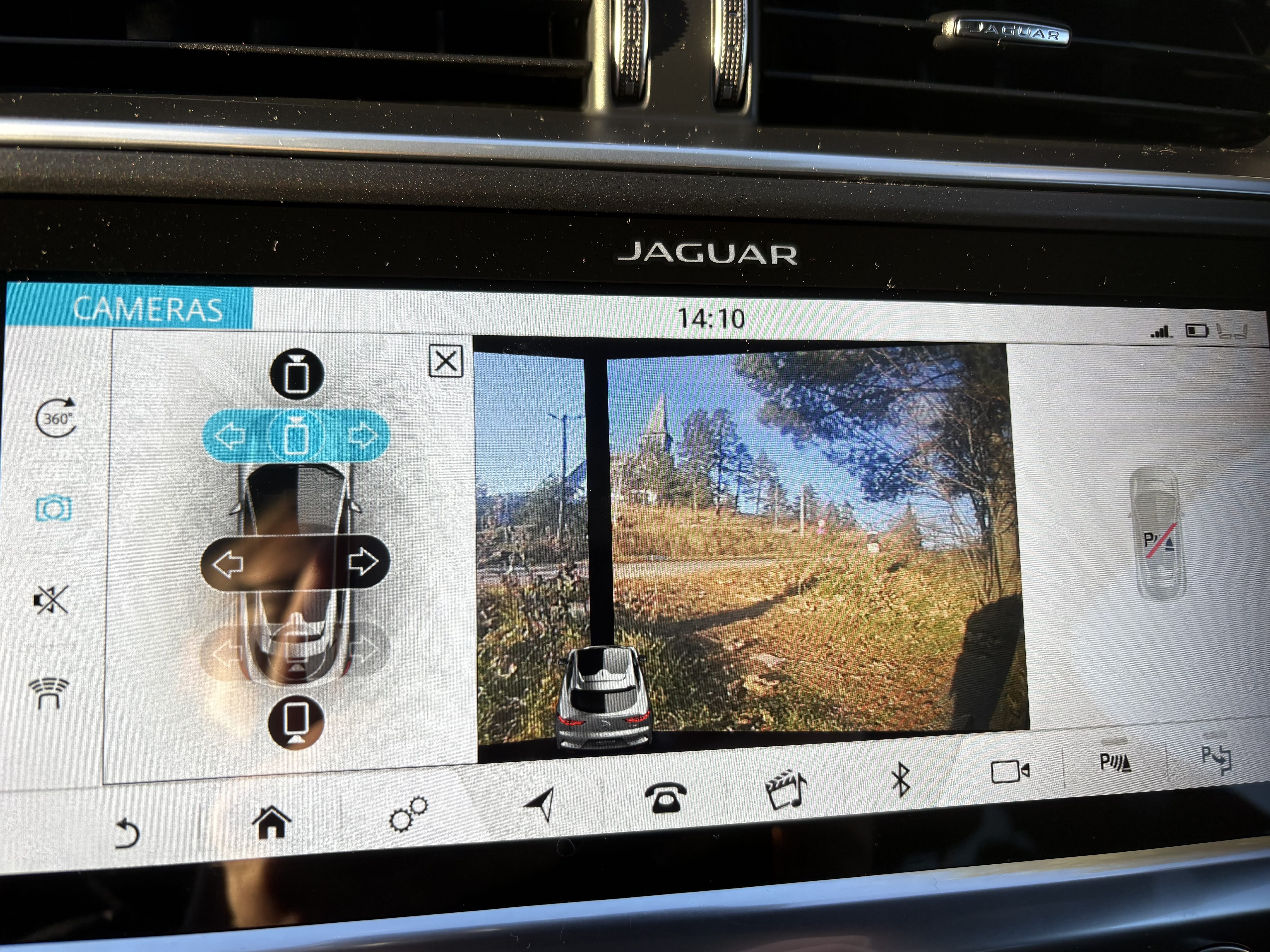 Jaguar I-Pace EV400 HSE med Bluetooth audio