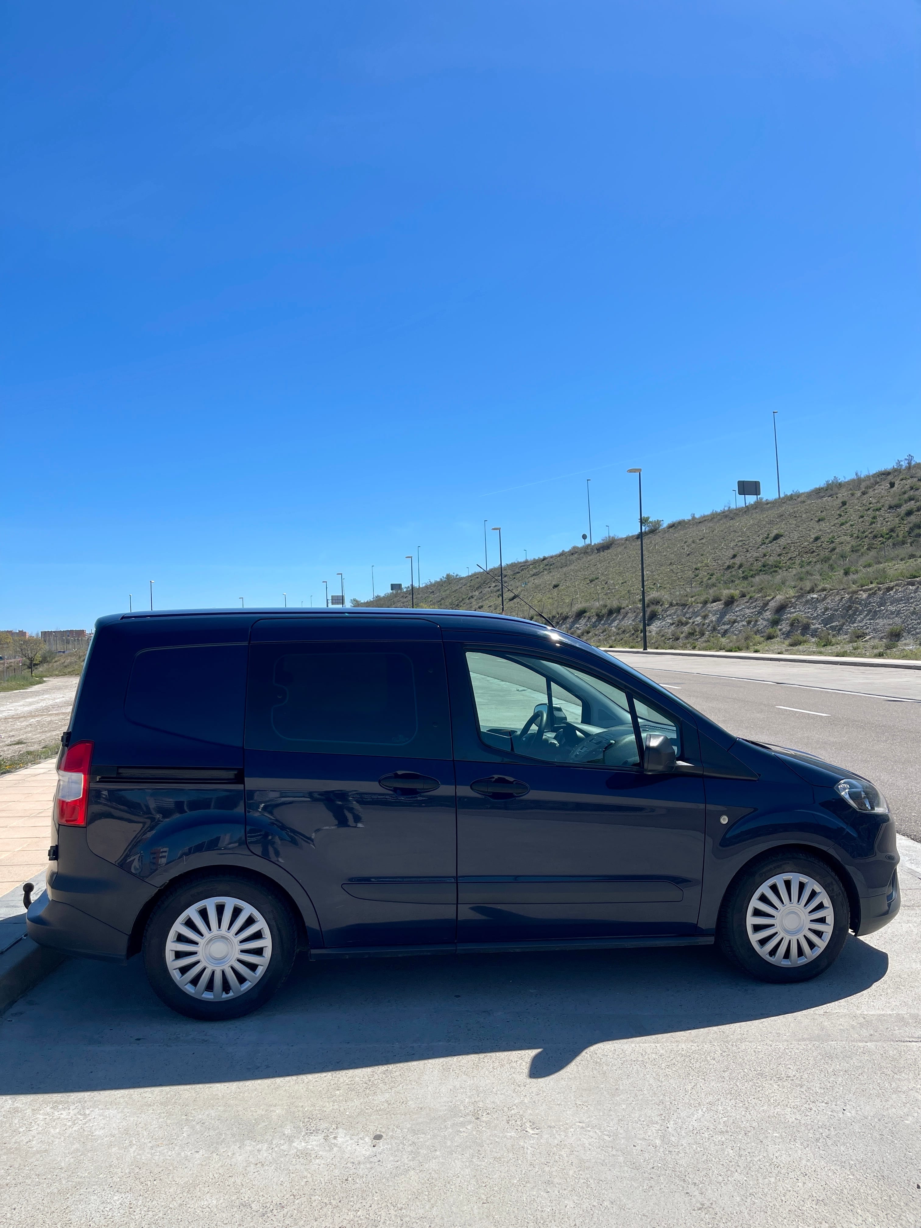 Ford Transit Courier Combi con Aire acondicionado