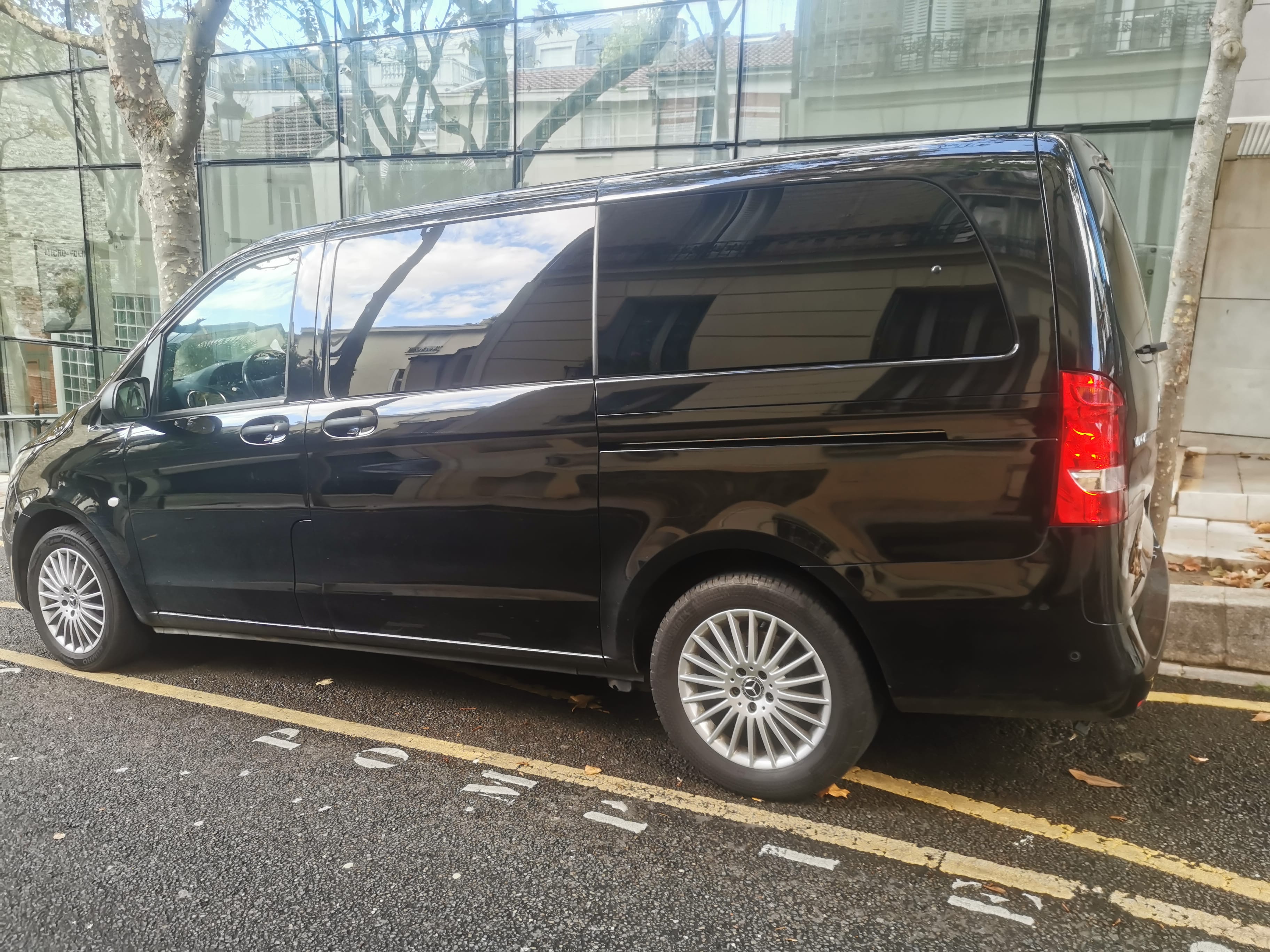Mercedes-Benz Vito Tourer avec Attelage