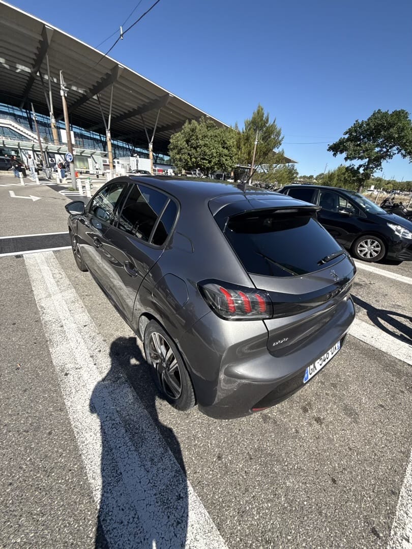 Peugeot 208 avec Climatisation