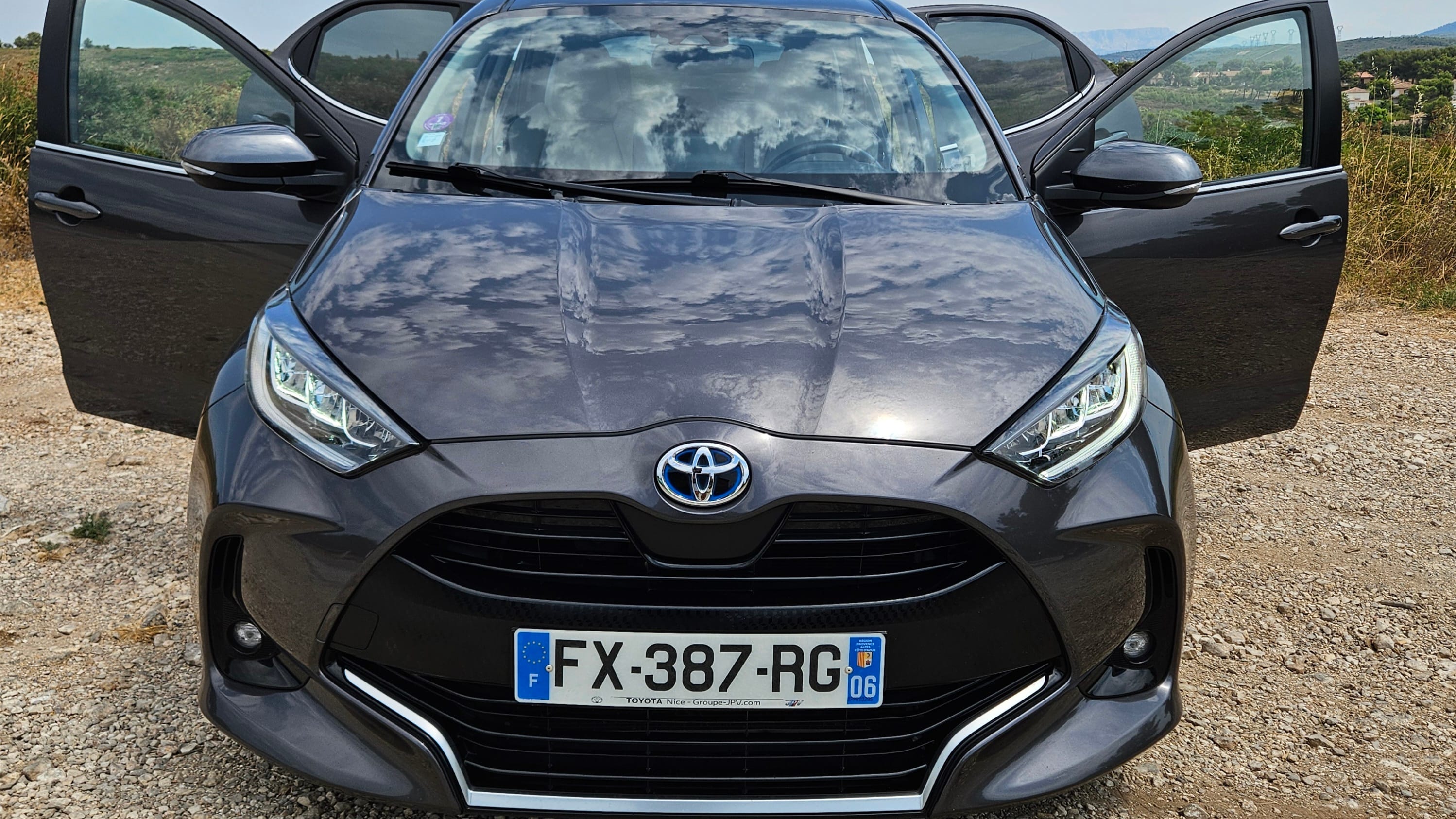 Toyota Yaris Hybride con Audio Bluetooth