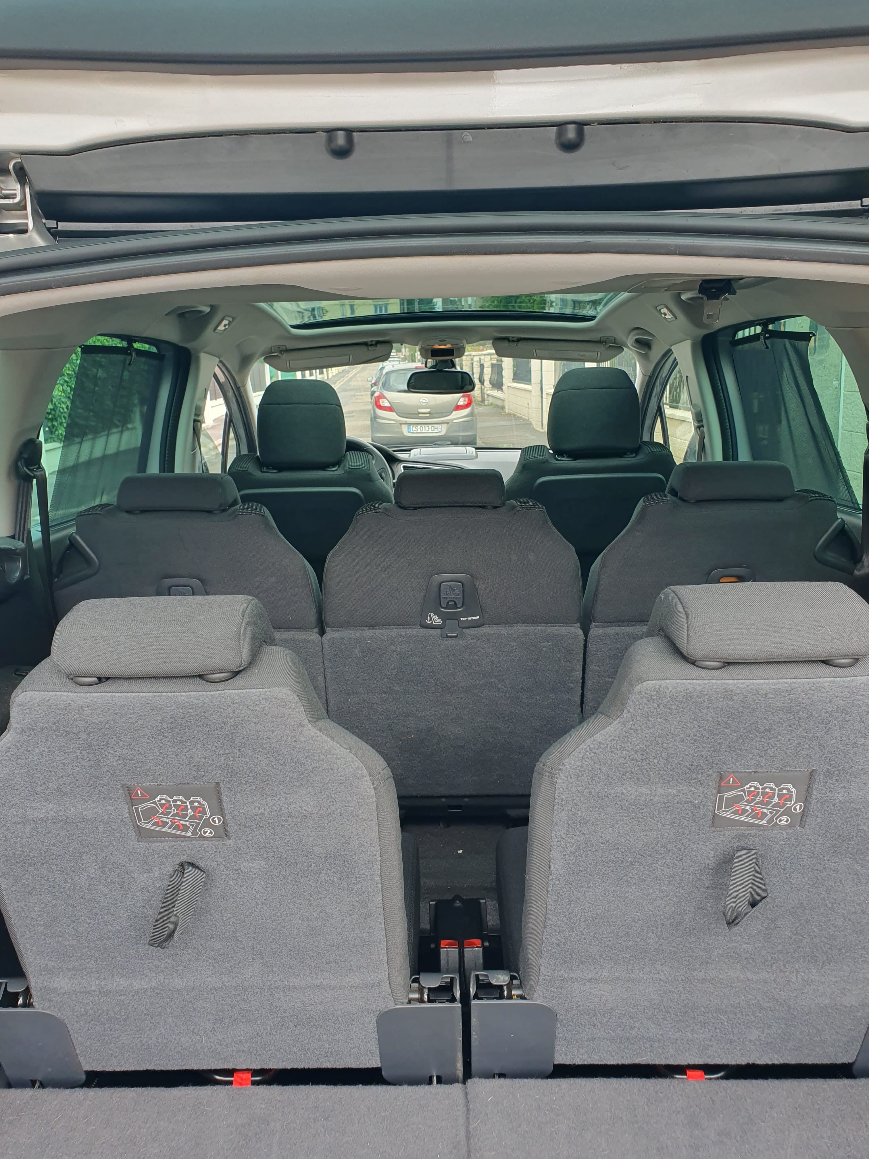 Peugeot 5008 avec Siège bébé