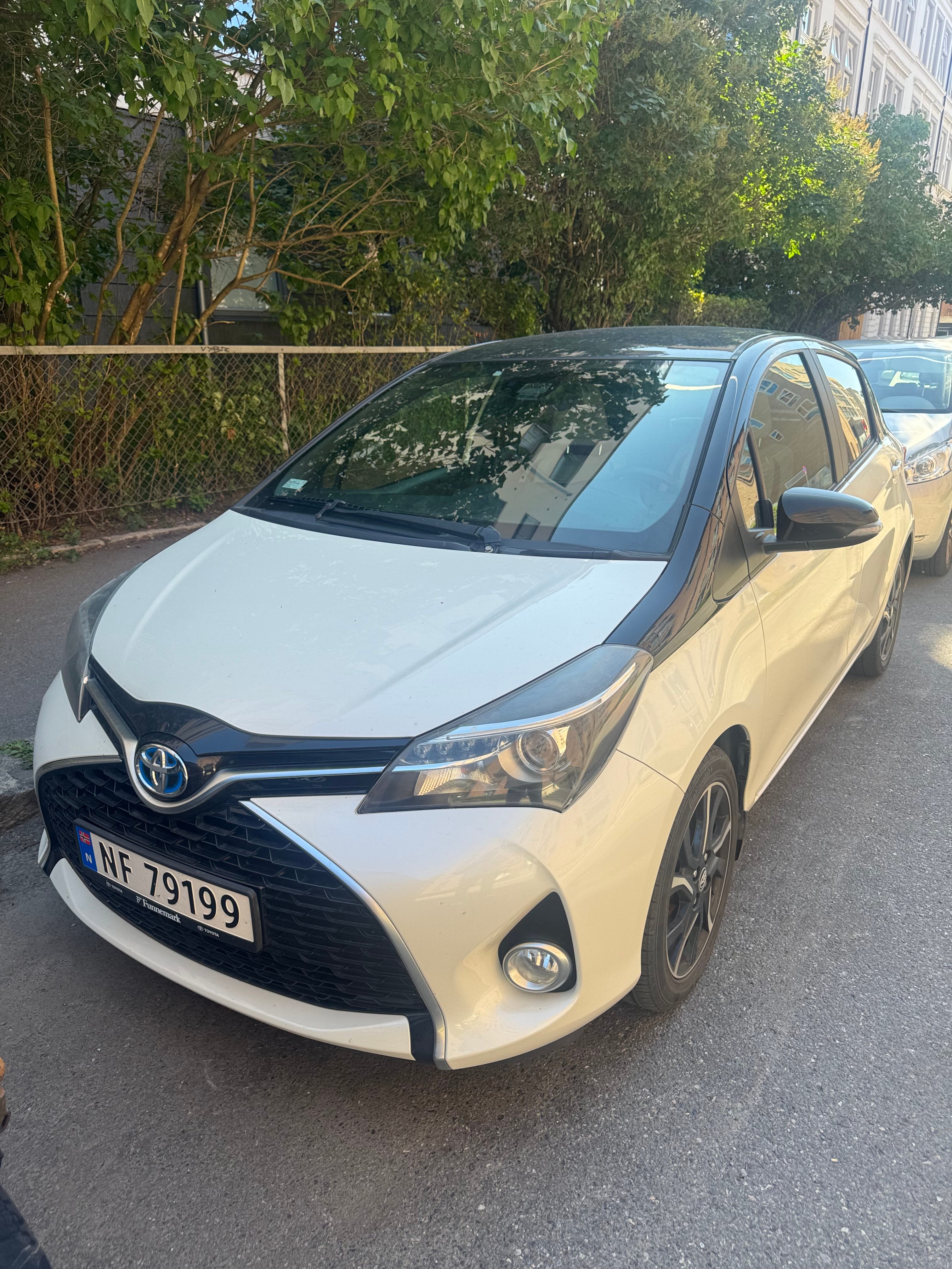 Toyota Yaris Hybrid, 2016, Blyfri 95 / Elektrisk (hybrid), automatisk