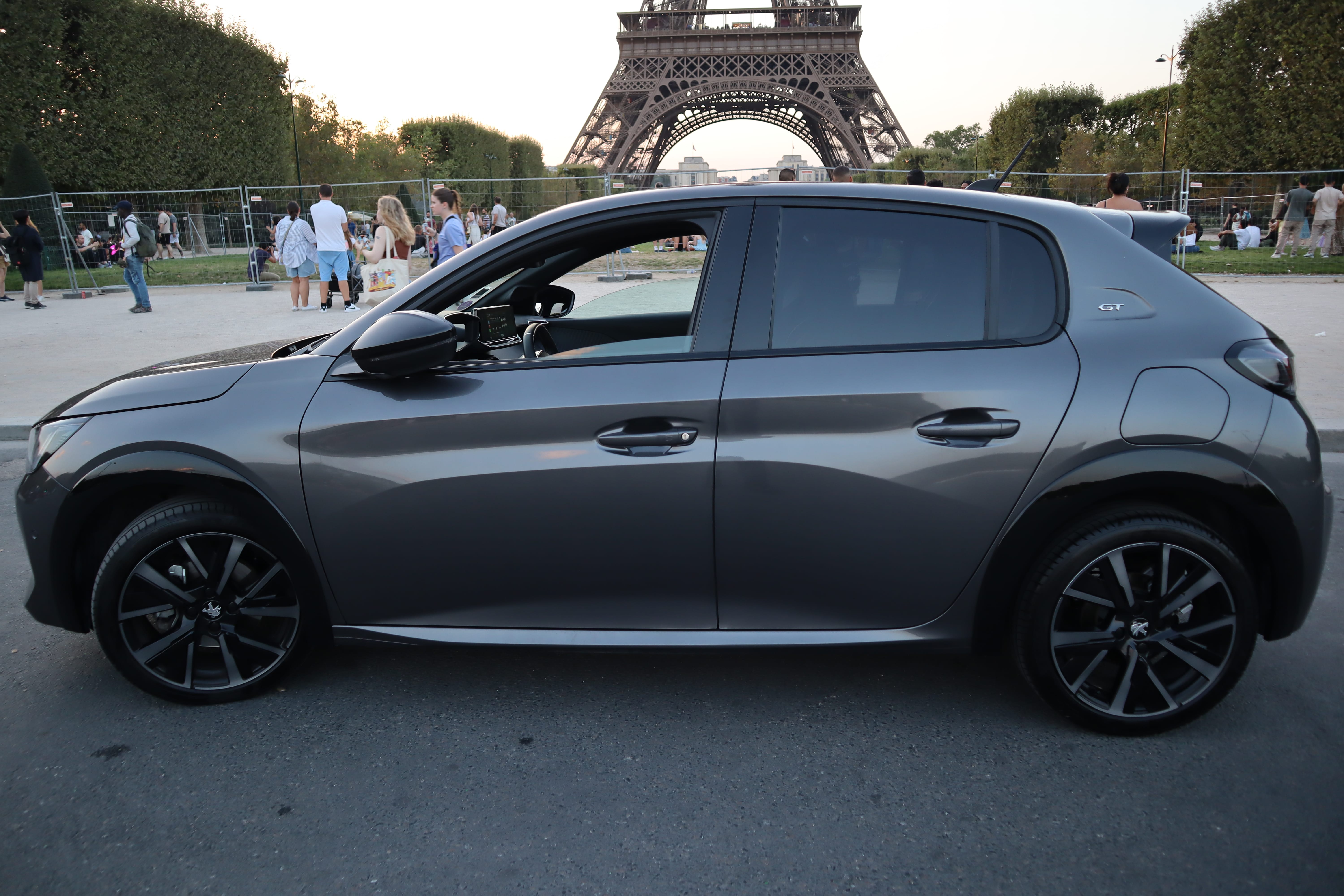 Peugeot 208 GT Line, 2022, Essence 98, automatique