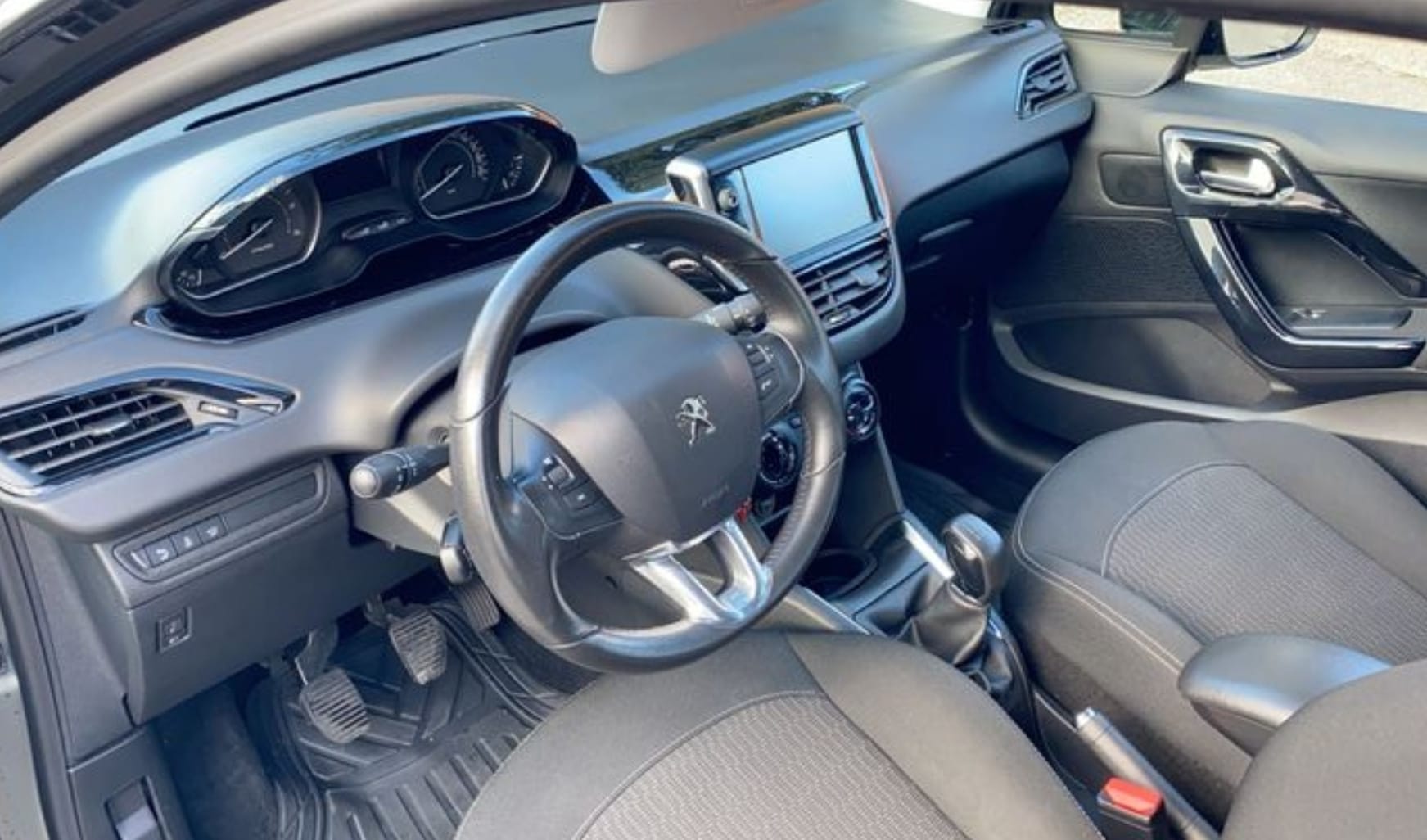 Peugeot 208 SHARK 2017 // 1.6 BLUEHDI GPS/S&S-CLIM-RADAR DE RECUL avec GPS