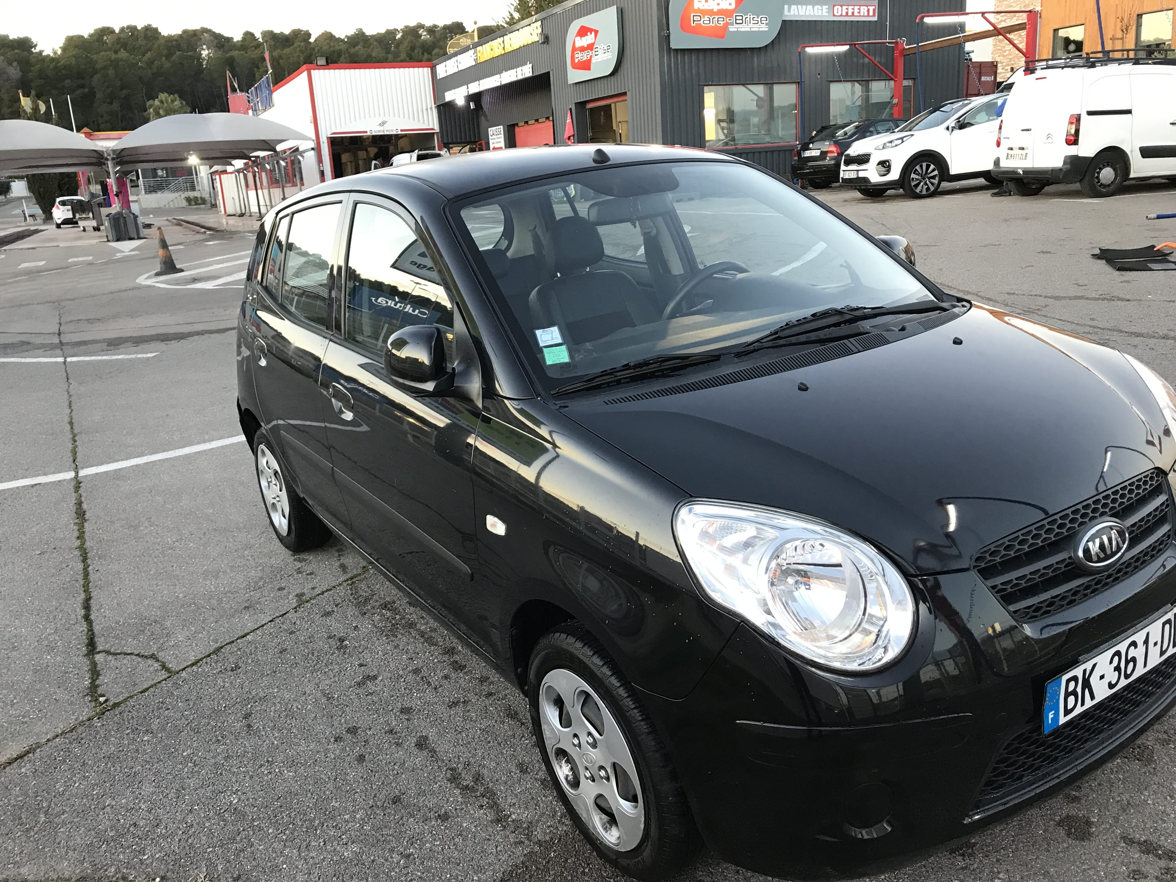 Kia Picanto avec Siège bébé