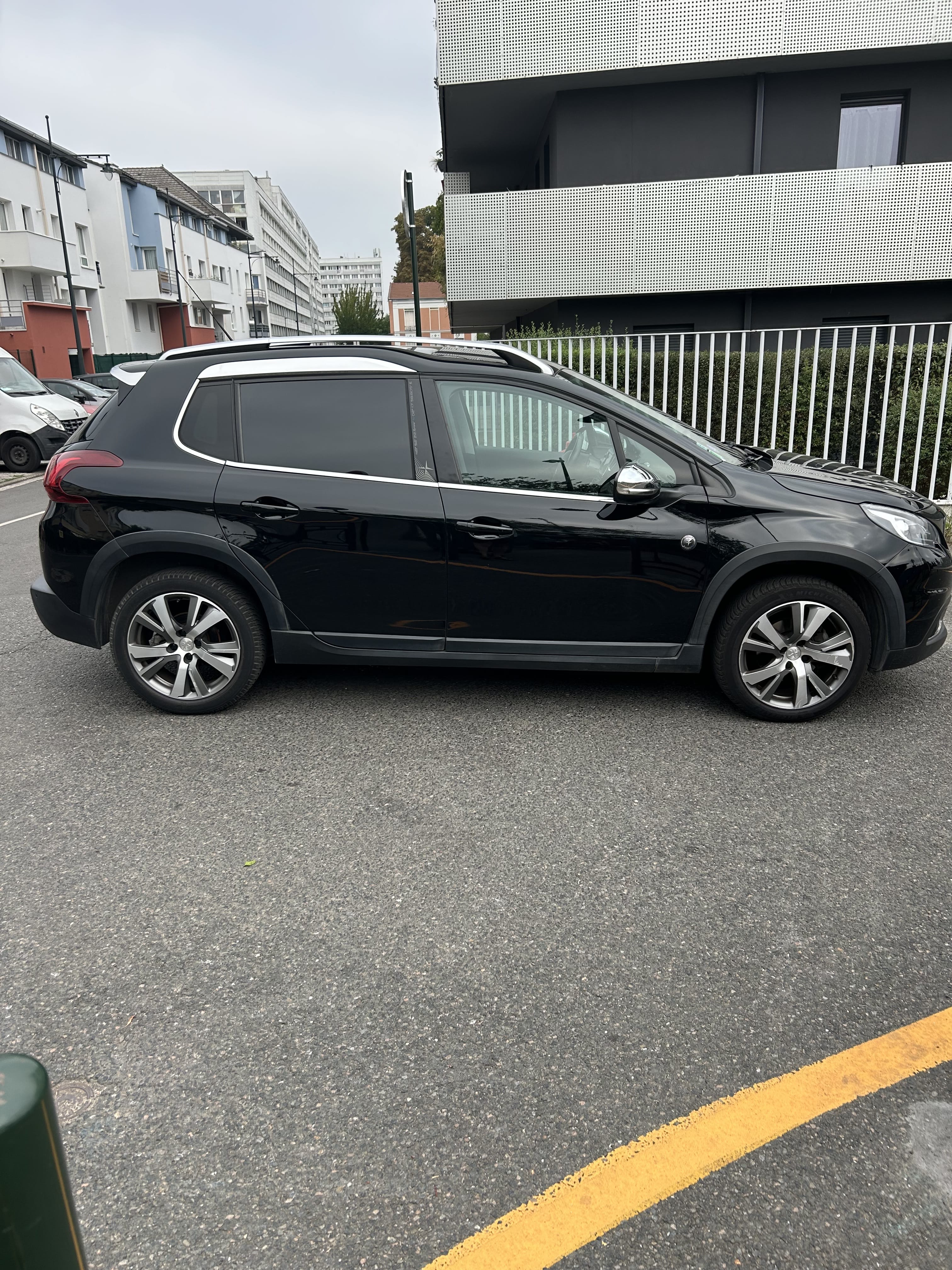 Peugeot 2008 avec Siège bébé