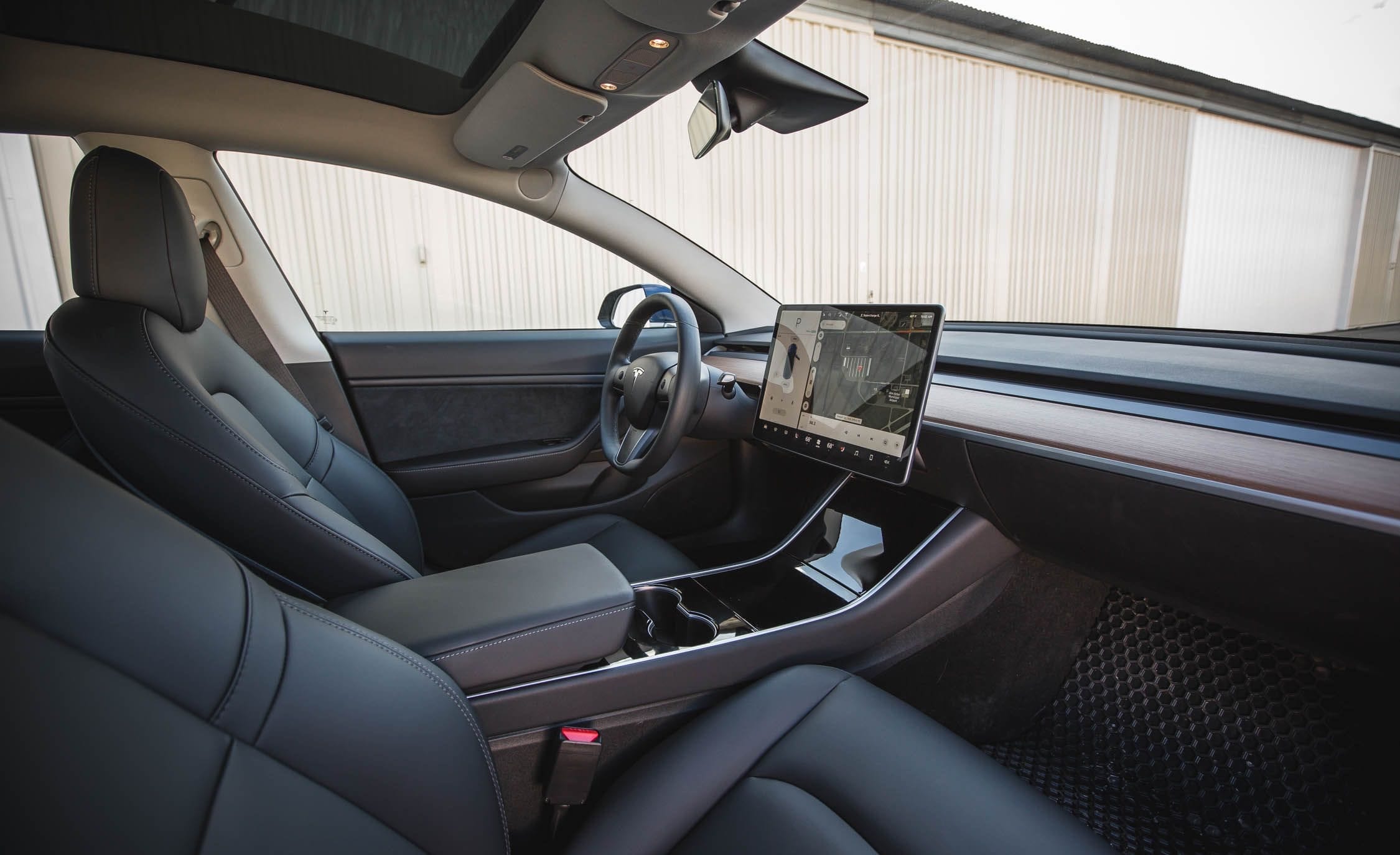 Tesla Model 3 Standard Range Plus med Cruisekontroll