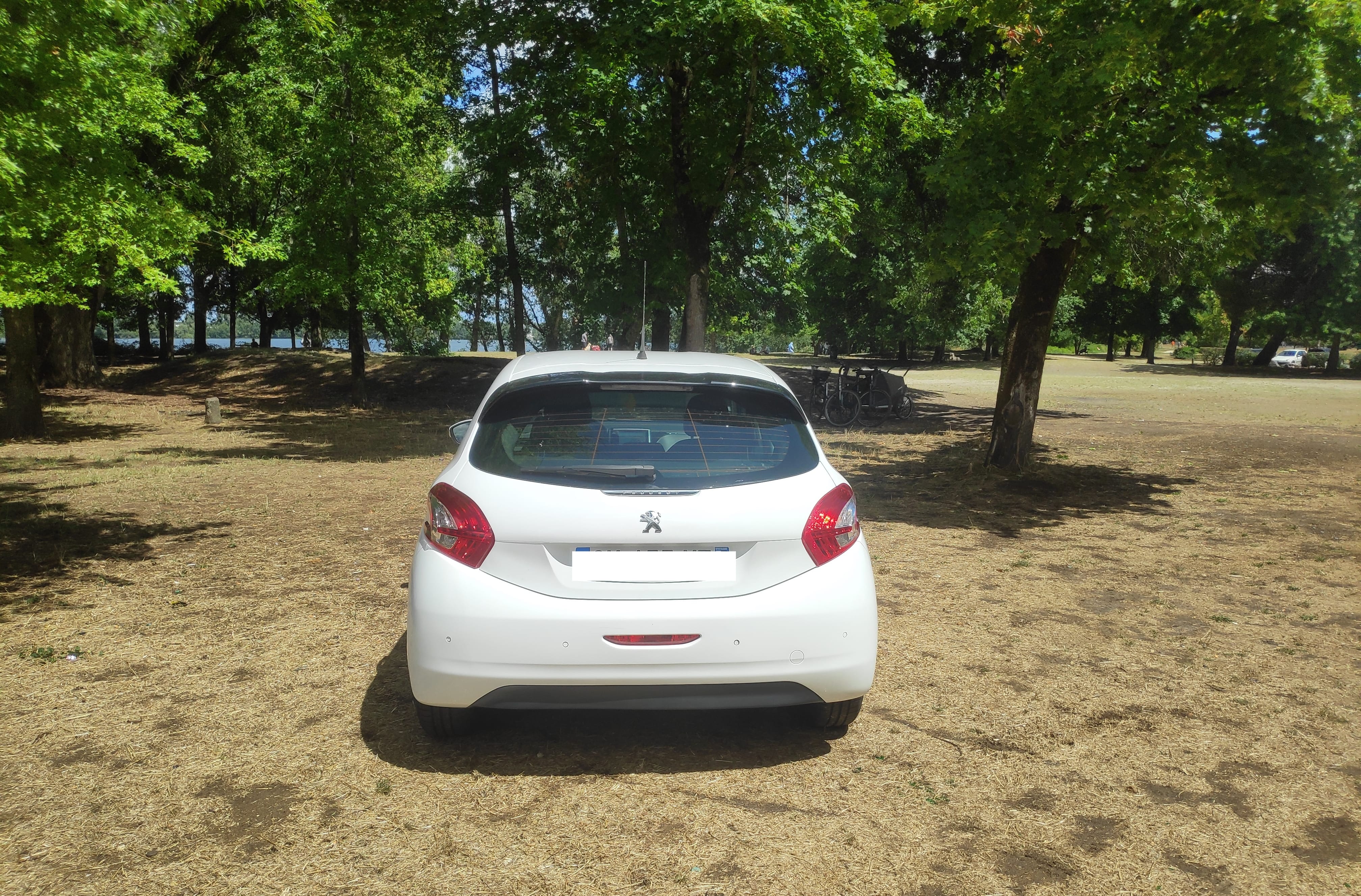 Peugeot 208 1.6 HDI avec GPS