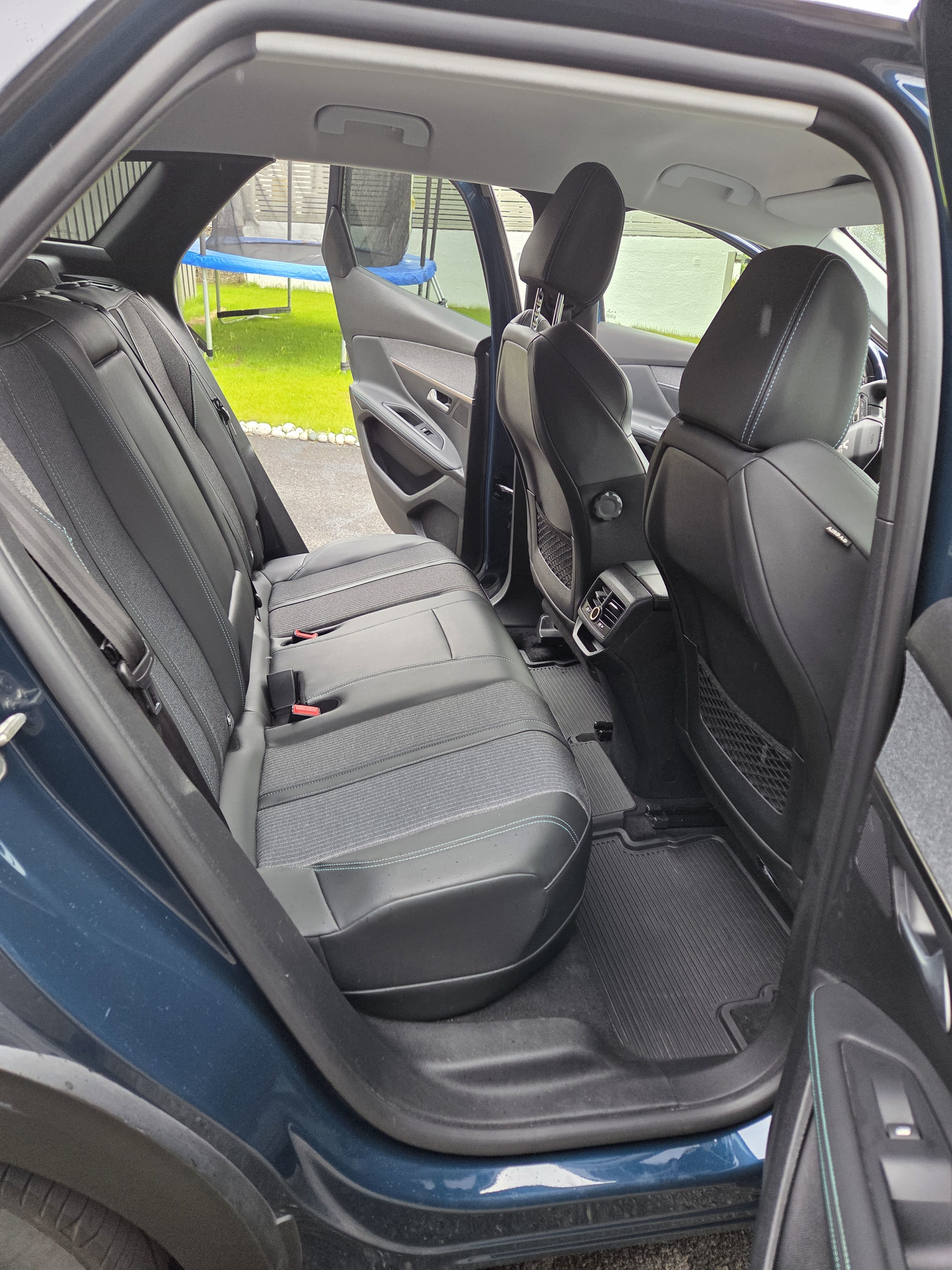 Peugeot 3008 Plug-in Bensin Hybrid avec Apple CarPlay