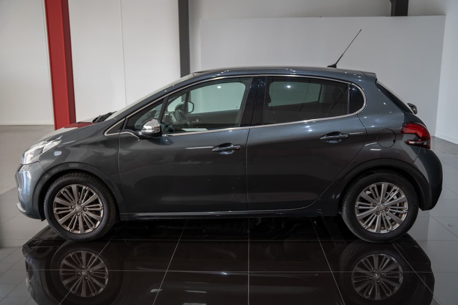 Peugeot 207 med Aircondition