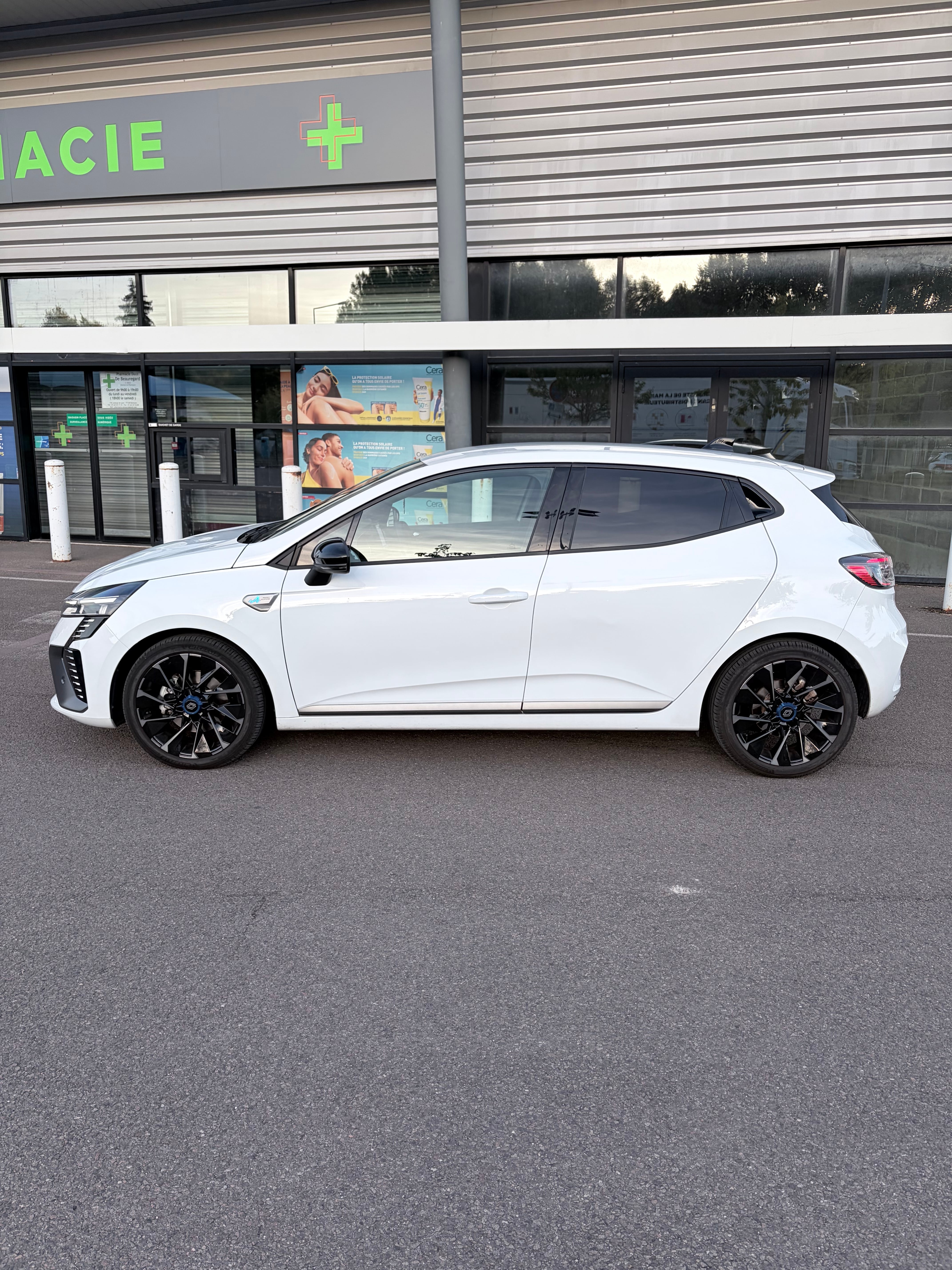 Renault Clio E-tech avec Climatisation