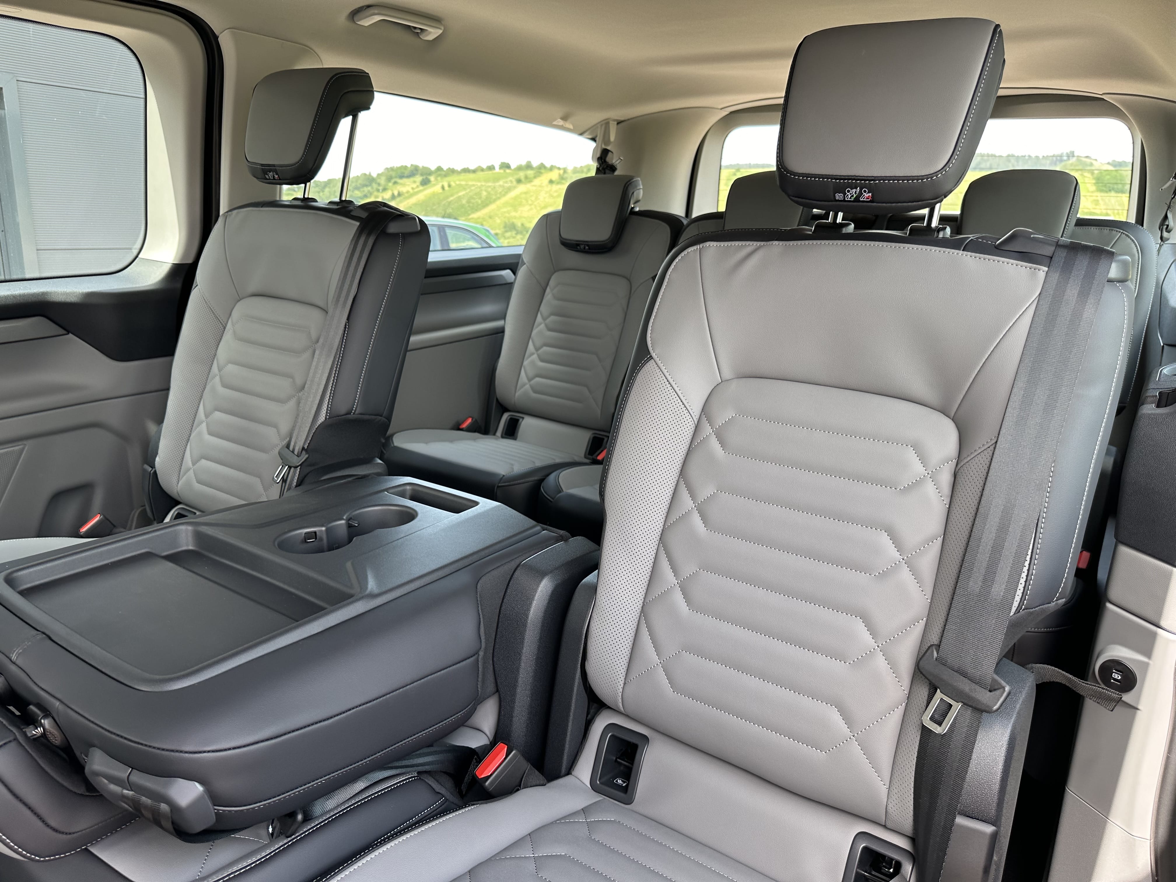 Ford Tourneo Custom Titanium 2.0 L2 NEUES MODELL 2024 mit Klimaanlage