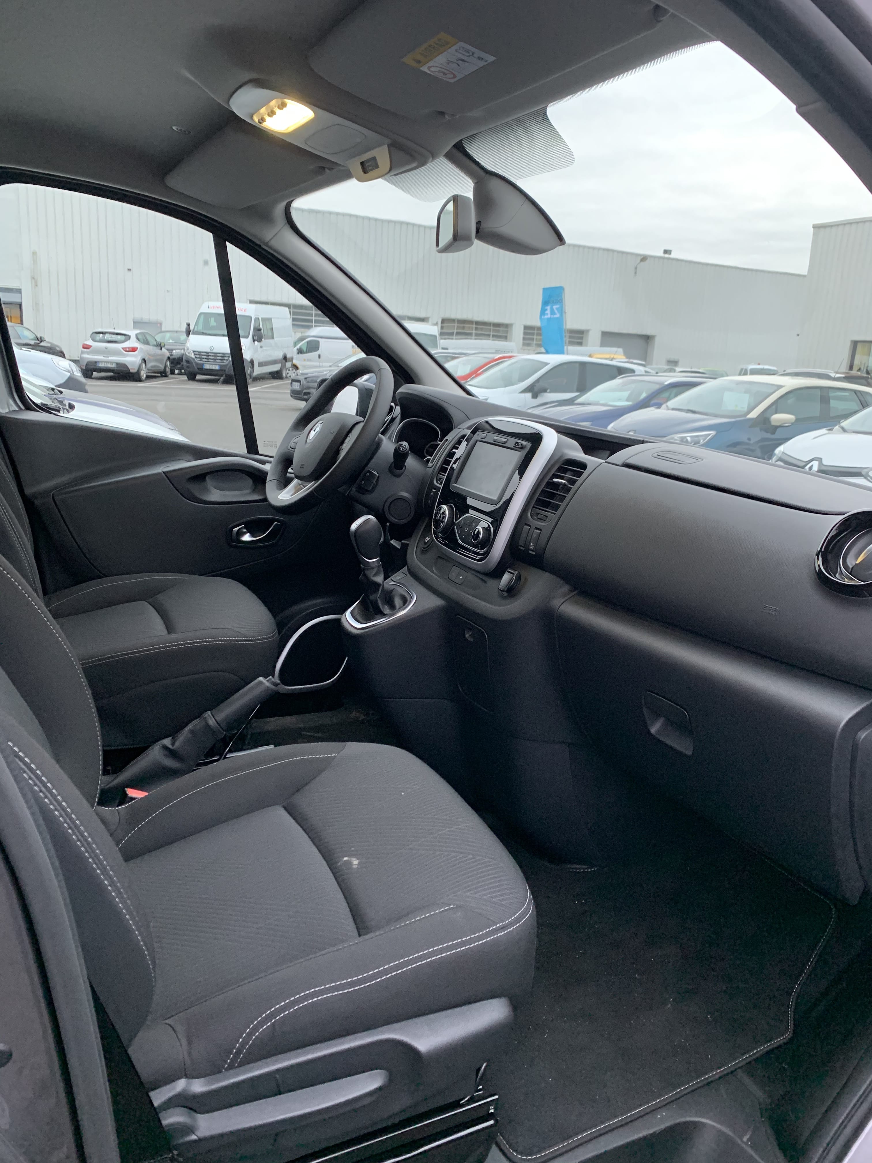 Renault Trafic, 2019, Diesel, automatique, 8 places