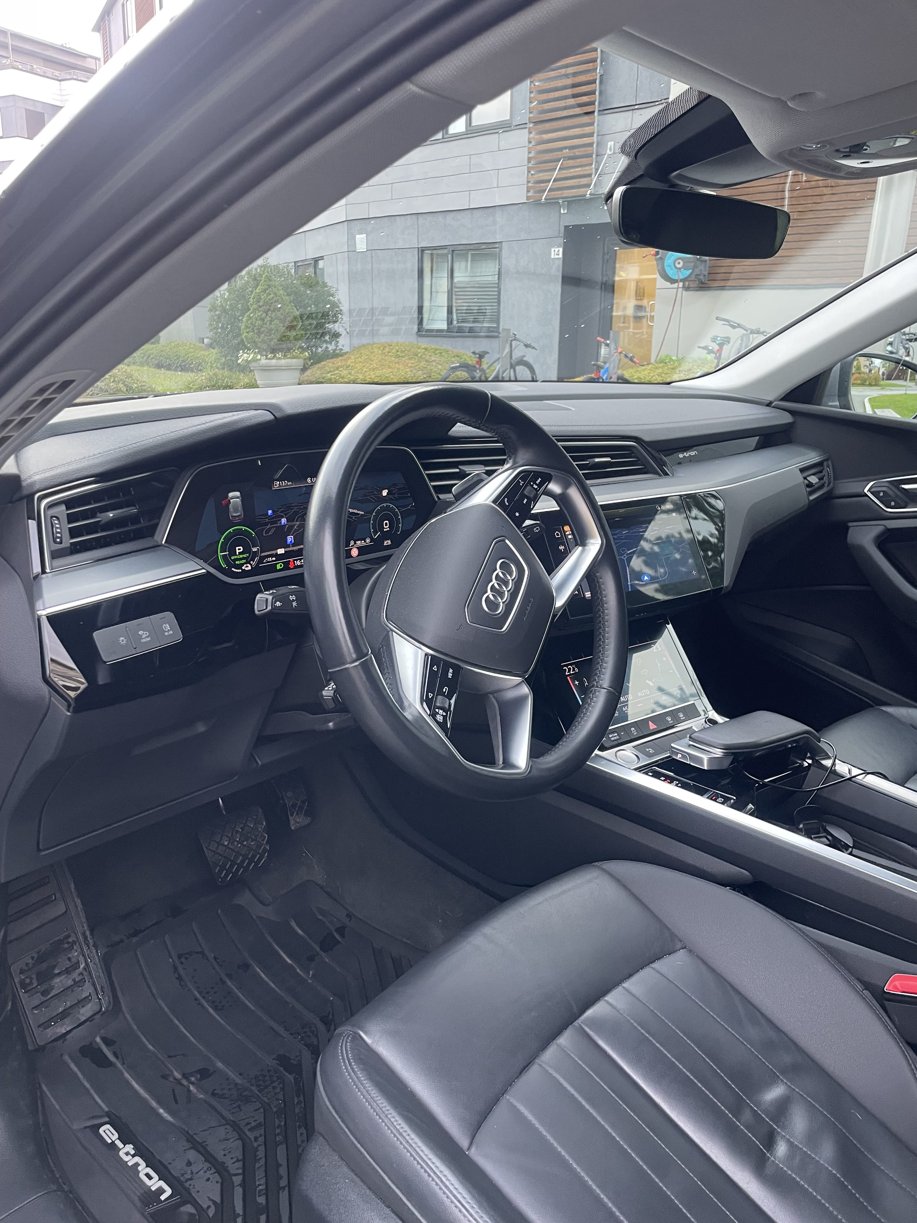 Audi e-tron with Cruise control