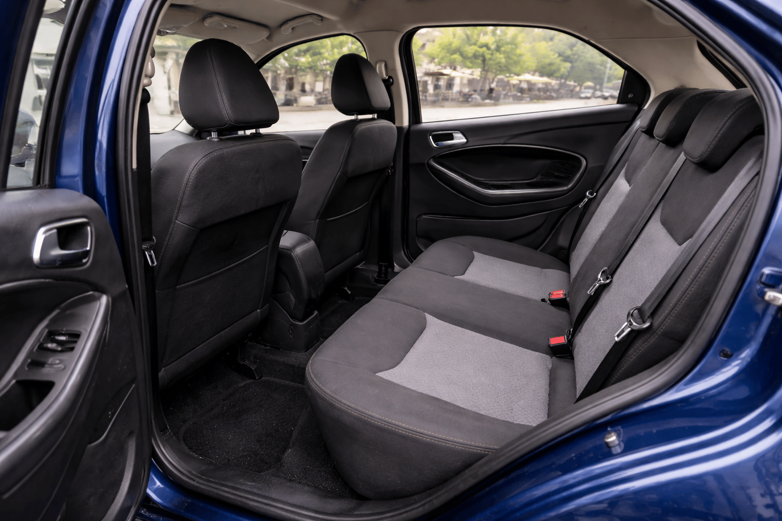 Ford KA+ Etiqueta C con Entrada de Audio/iPod