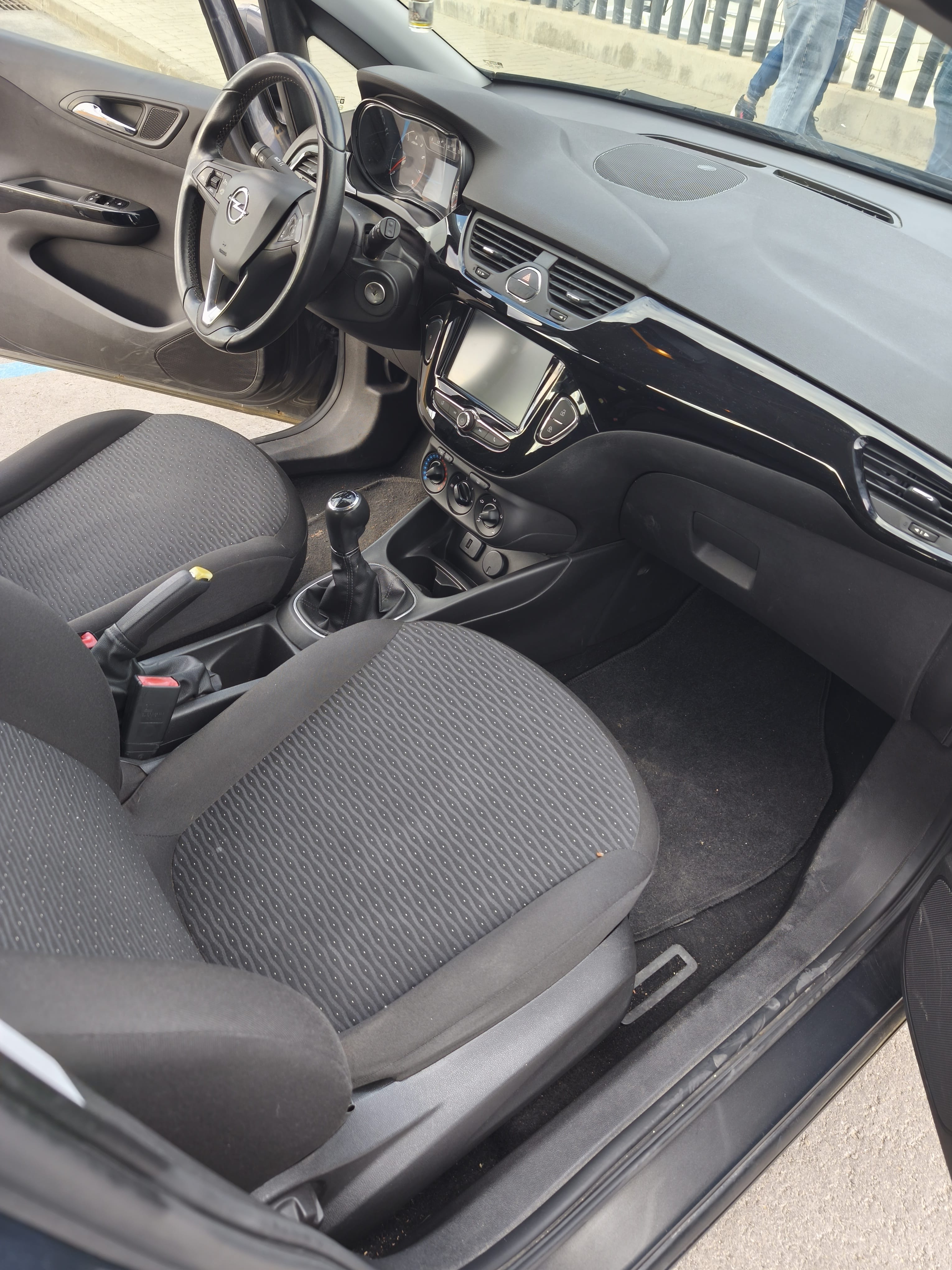 Opel Corsa 1.4 gasolina con Audio Bluetooth