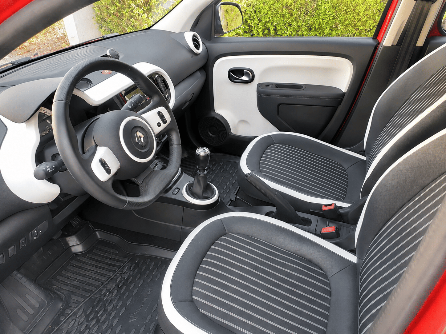 Renault Twingo III avec GPS