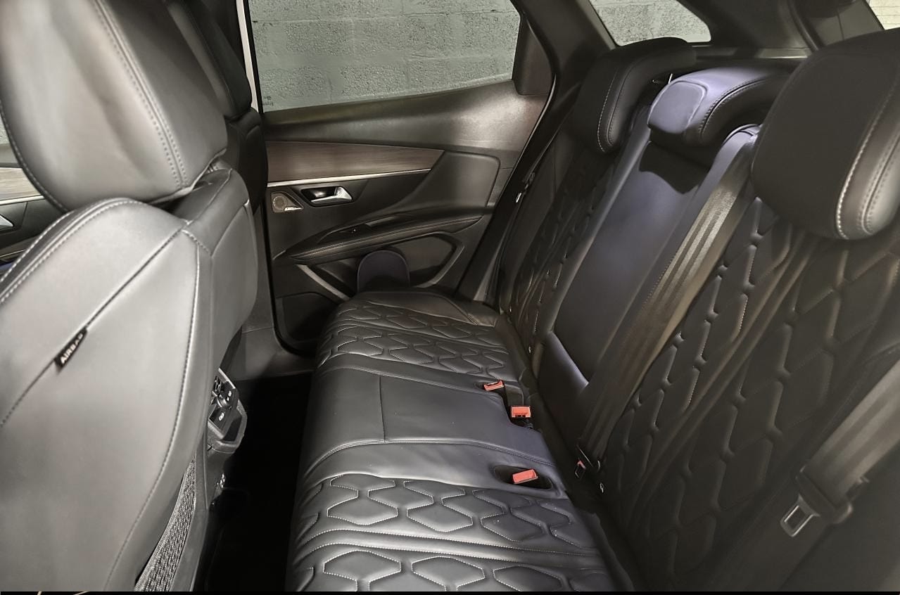 Peugeot 3008 avec Entrée audio / iPod
