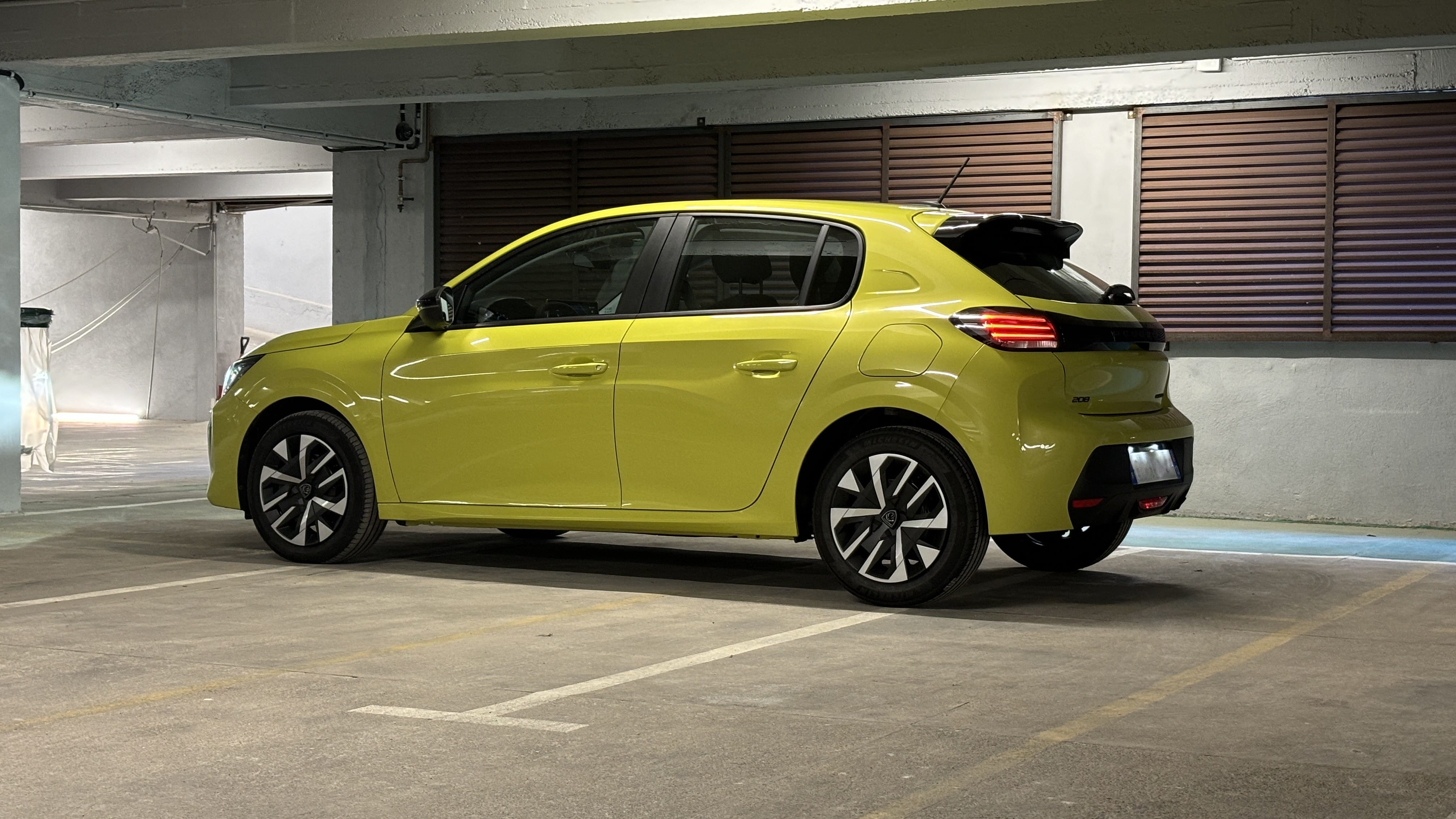 Peugeot 208 with Cruise control