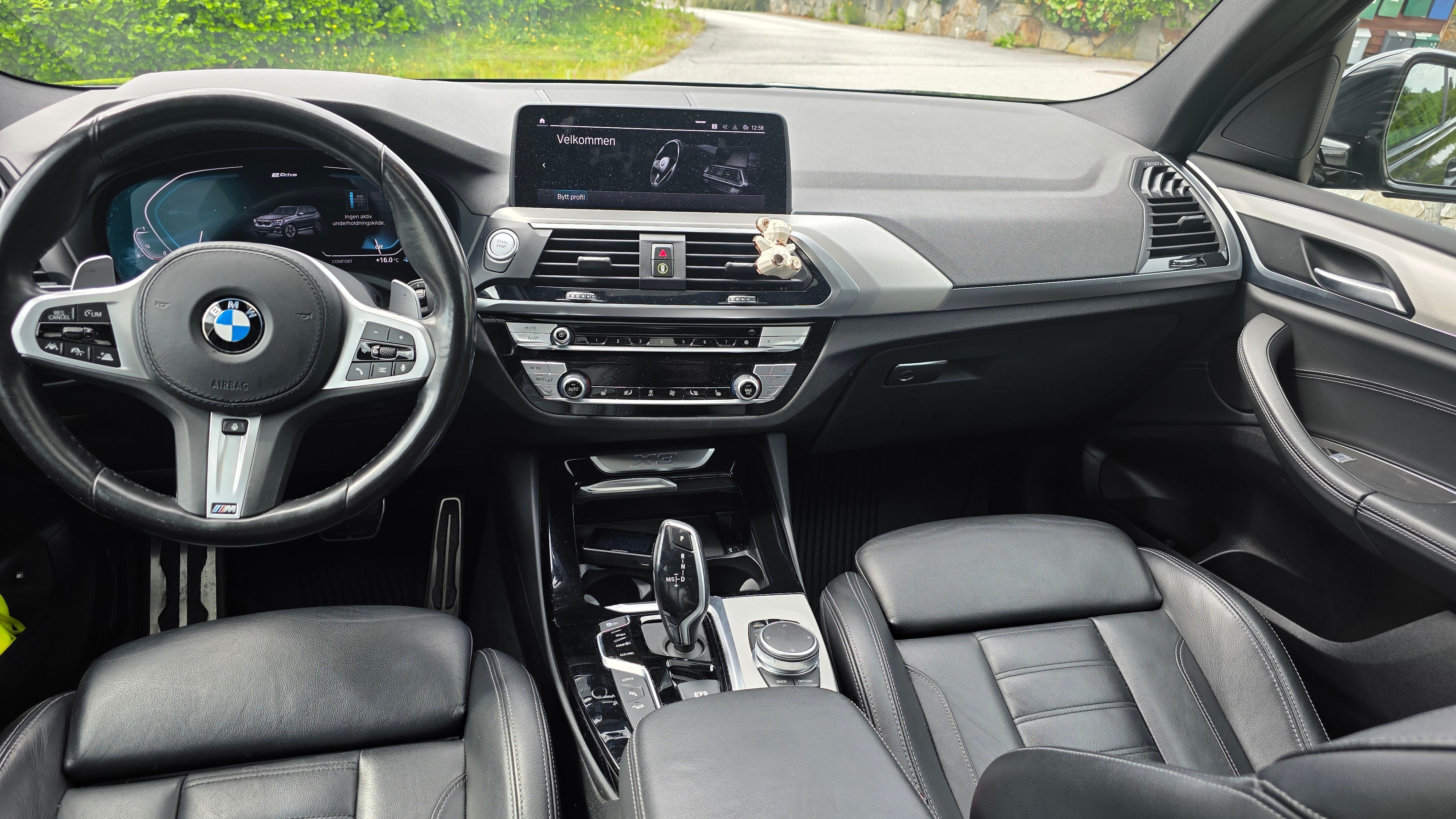 BMW X3 xDrive30e with GPS