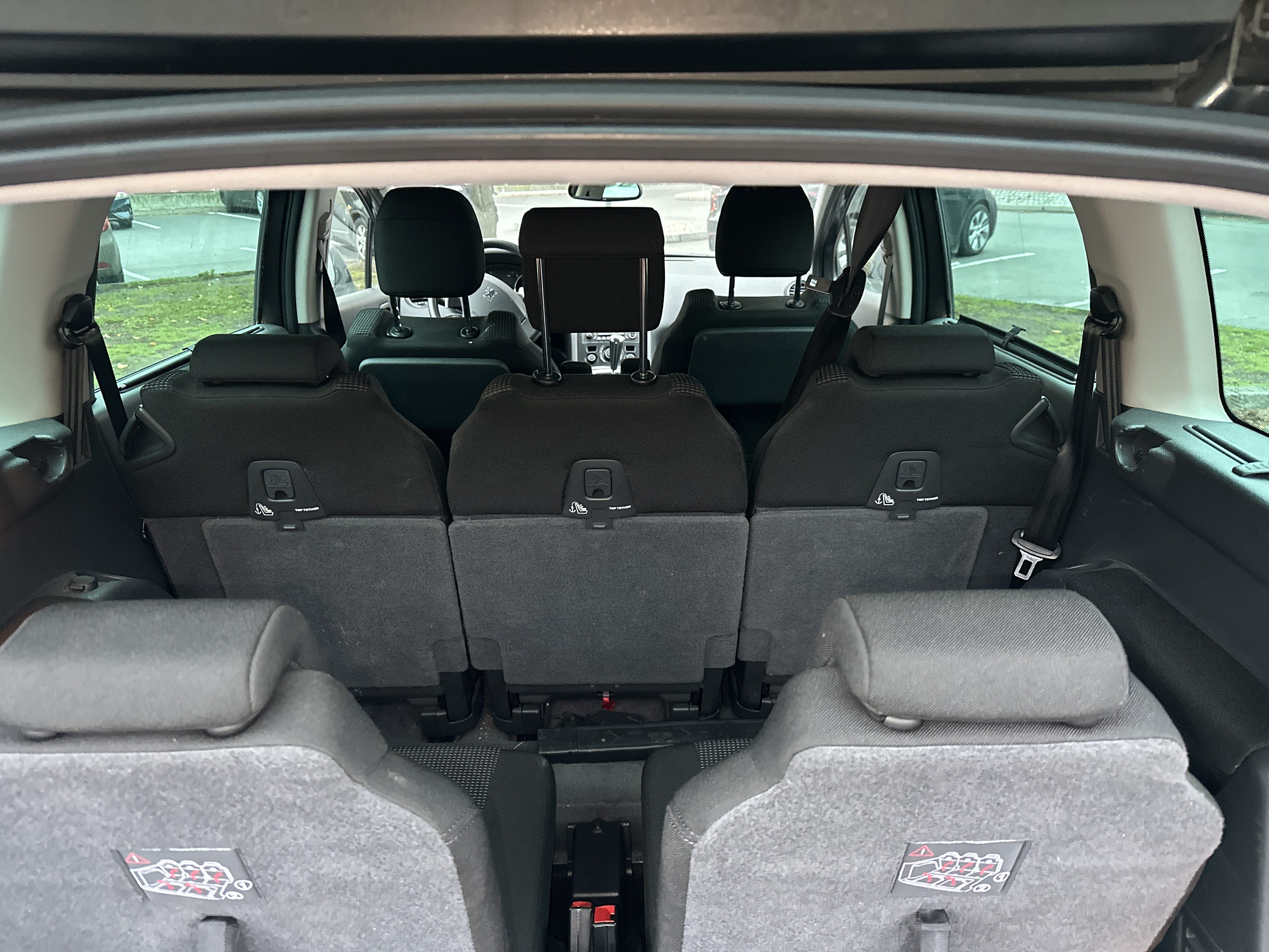 Peugeot 5008 with Bluetooth audio