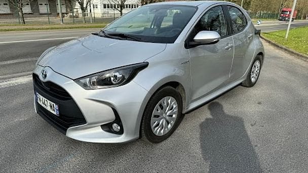 Toyota Yaris Hybride, 2021, Essence 95 / Elektrisk (hybrid), automatisk