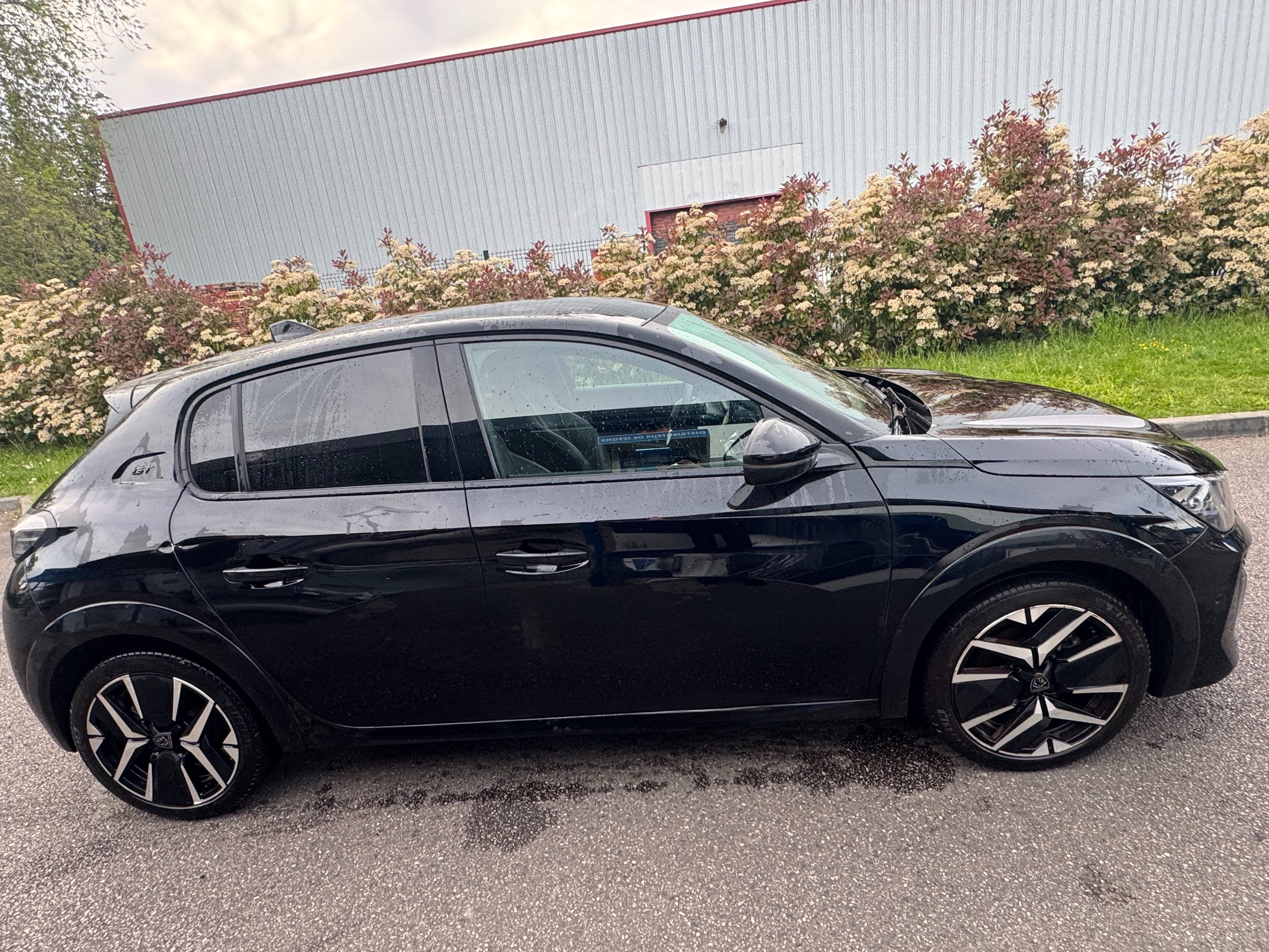 Peugeot 208 with Air conditioning