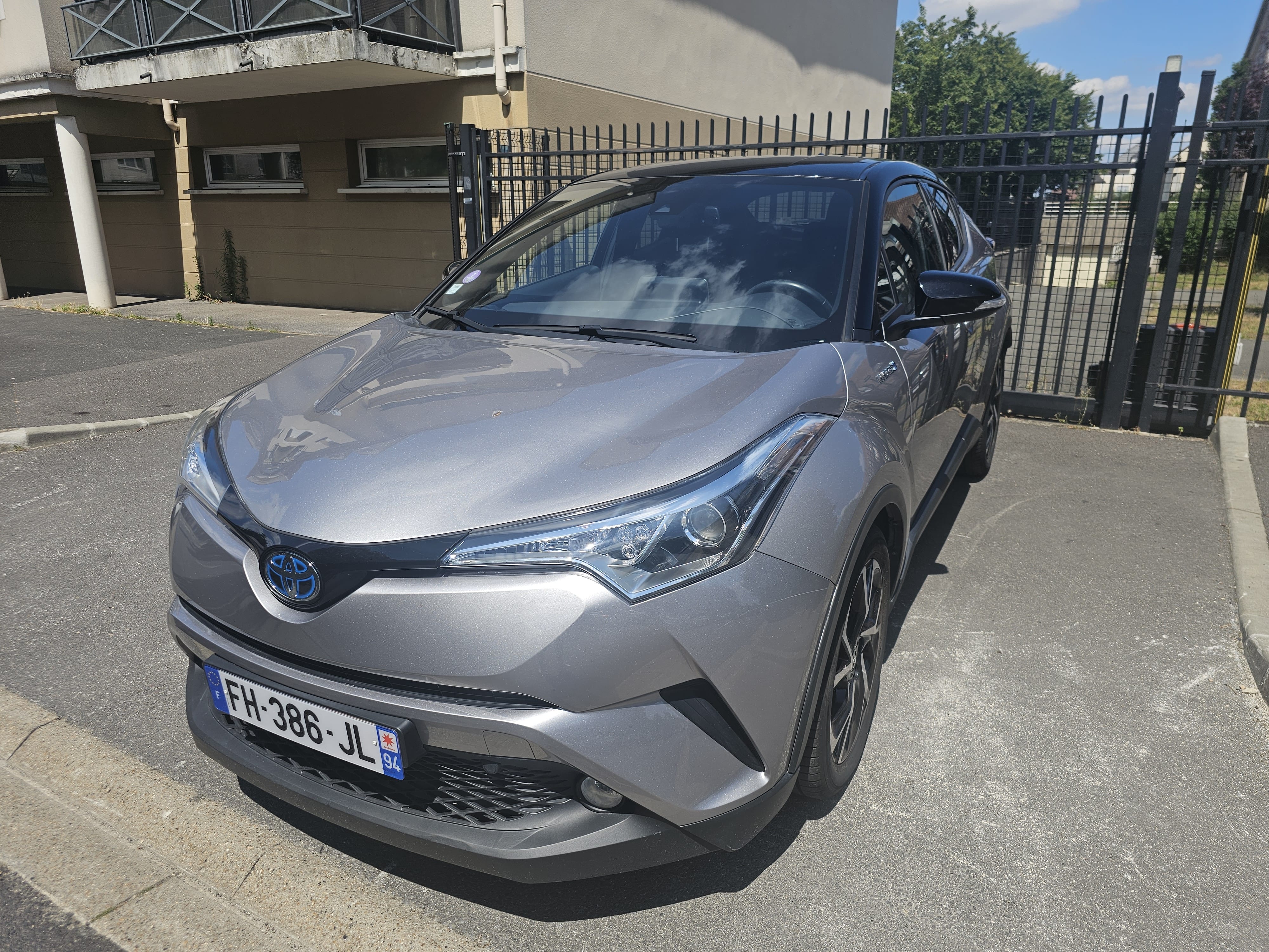 Toyota C-HR Hybrid, 2019, Essence 98 / Électrique (hybride), automatique