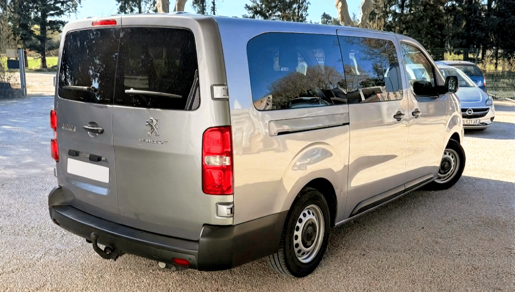Peugeot Expert Combi 1,5 bluhdi avec Apple CarPlay