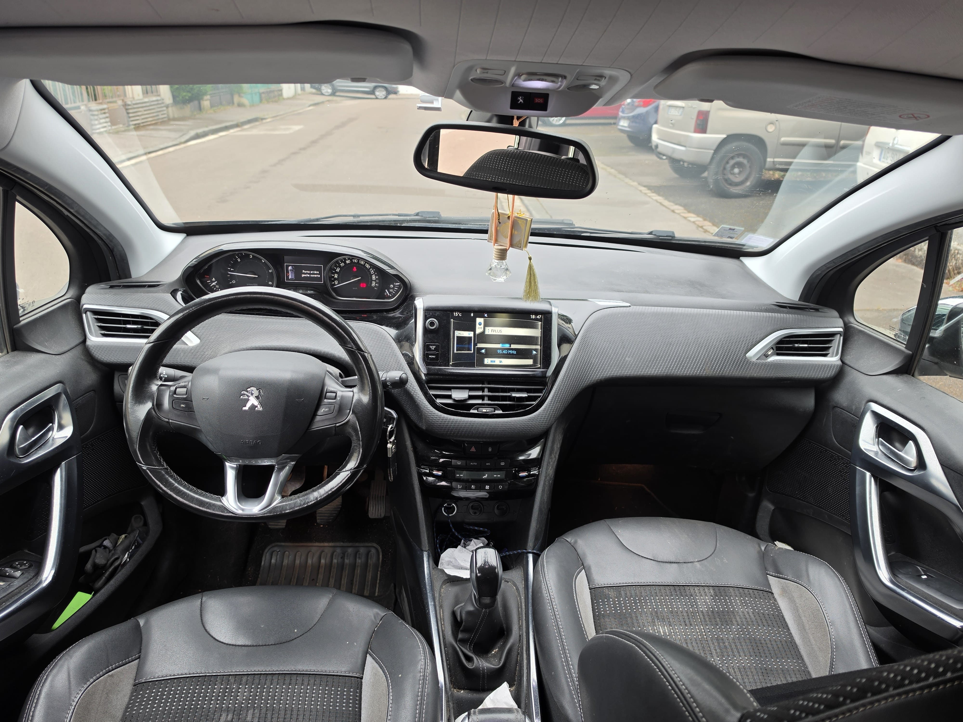 Peugeot 2008 avec GPS